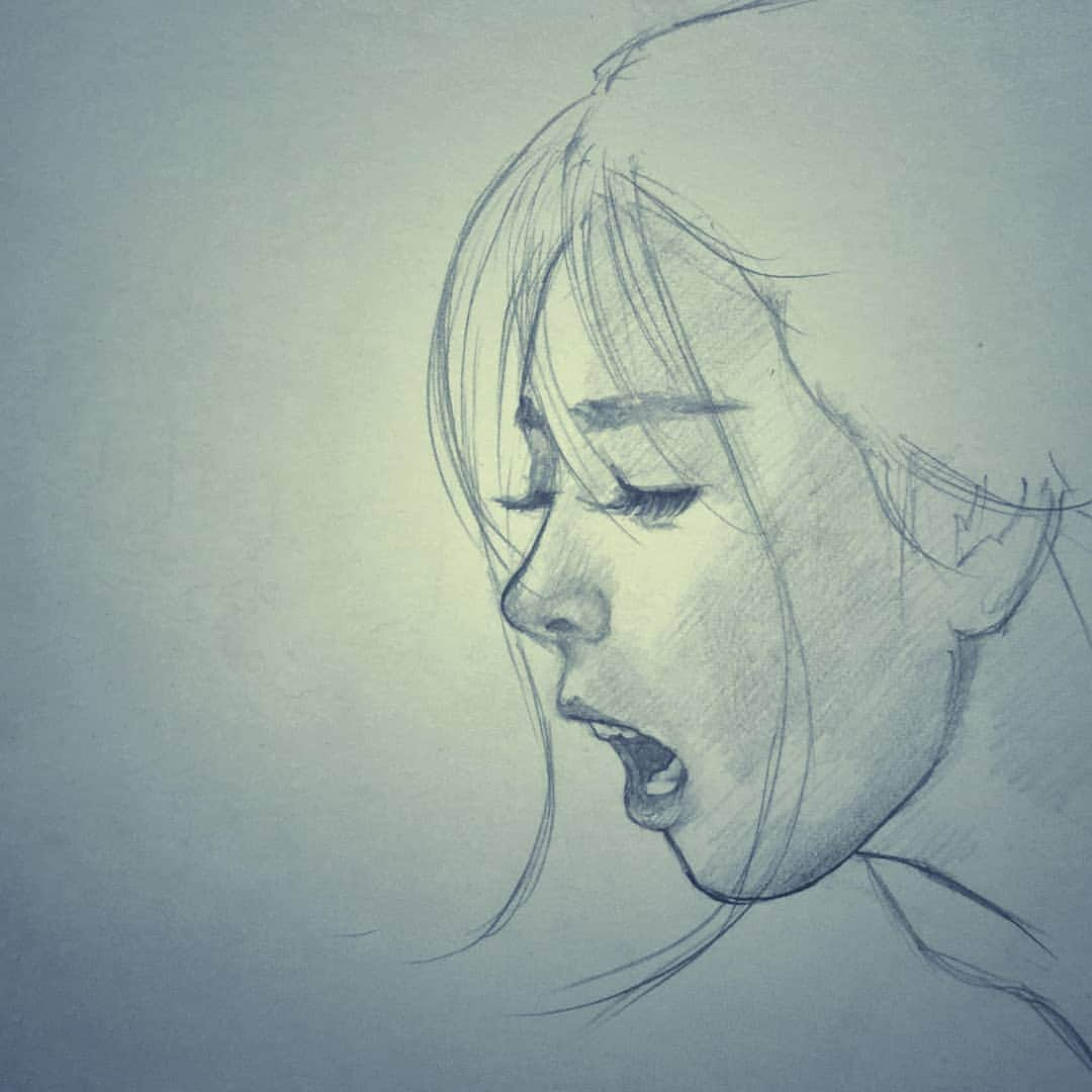 Toshiのインスタグラム：「* 【 💙 】 #artwork#art#drawing#絵#illustration#イラスト#art#artwork#sketch#pencil#pencildrawing#sketchbook#mechanicalpencil」