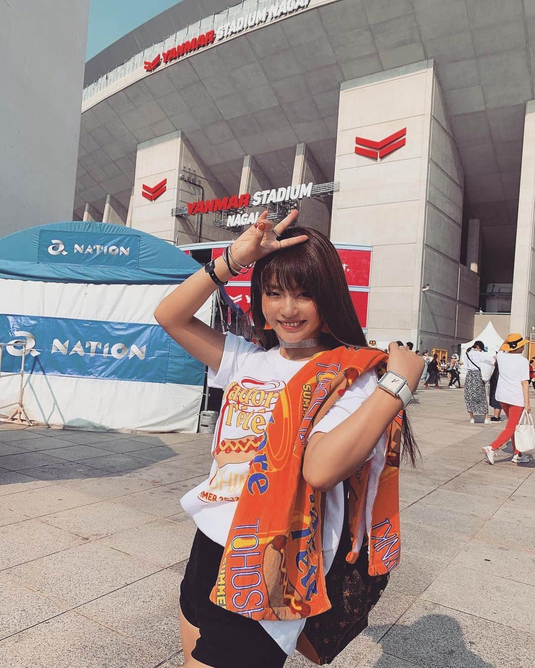 かのあい。さんのインスタグラム写真 - (かのあい。Instagram)「a-nation day2 念願の東方神起に会えた❤️ ホットドッグのタオルにTシャツ可愛すぎる🌭😍 . この夏、最高の思い出 . . #l4l #likeforlike #instagood #instalike #instapic #instadaily #ootd #happy #love #photo #picture #pic #nice #girl #style #me #japanesegirl #fashion #fes #エーネーション #エーネーション2019 #夏 #コーデ #フェスコーデ #フェスファッション #옷스타그램 #옷」8月20日 21時45分 - _aiai.com_