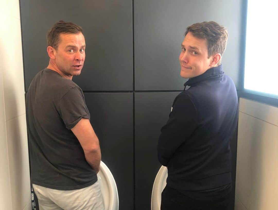 BBC Radioさんのインスタグラム写真 - (BBC RadioInstagram)「@realscottmills & @chrisstark need YOU! 🖼  Spotted an empty frame in your local pub? Your nearest IKEA? Maybe even your Nan’s house? We’ve got the solution – save and print one of these wholesome pics and add it to the frame. We want to see Scott & Chris in frames all over the UK!」8月20日 21時47分 - bbcradio1