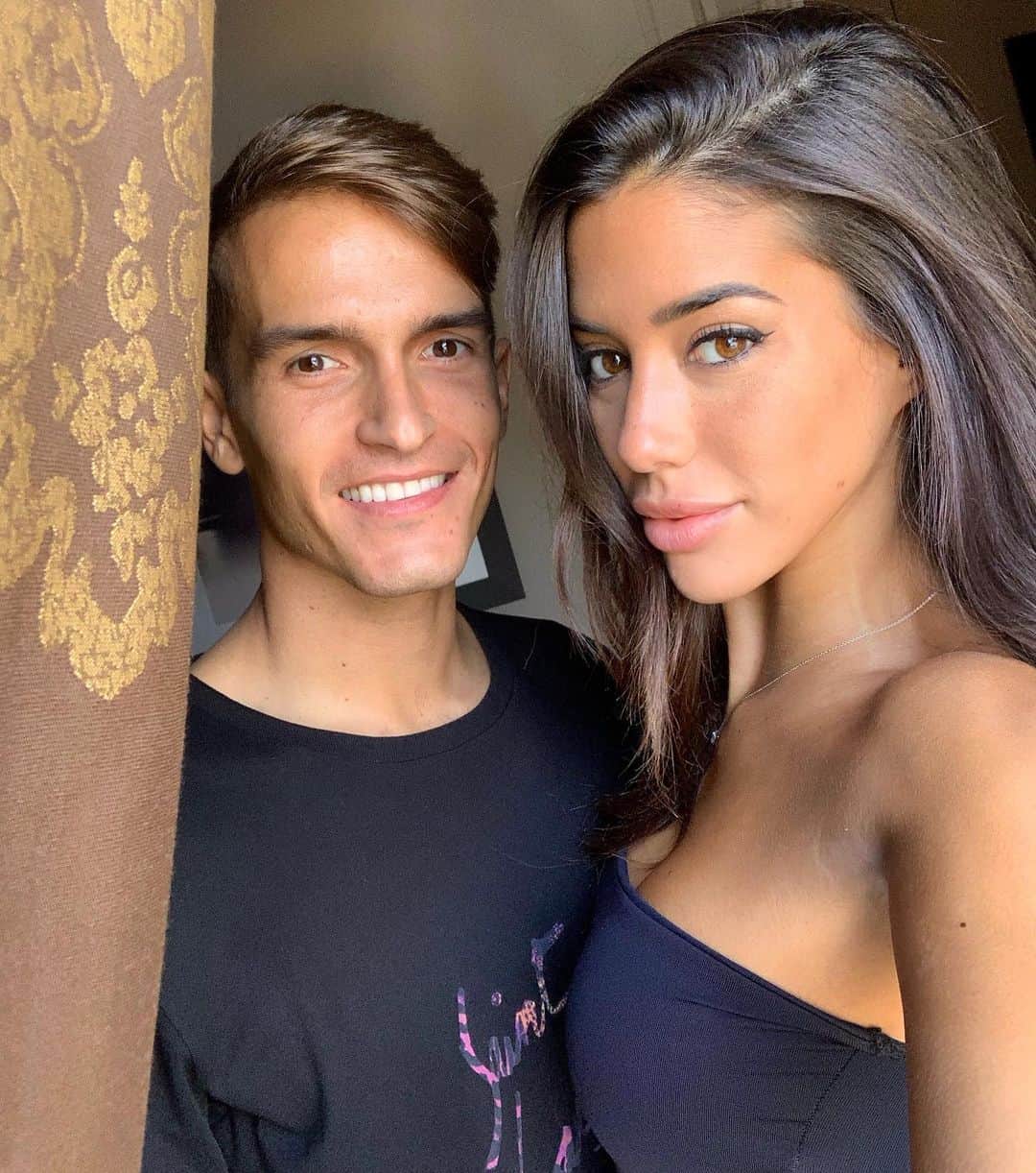 デニス・スアレス・フェルナンデスのインスタグラム：「7 días⏳🙈🤩❤️ #mipersonafavorita #toddmv」