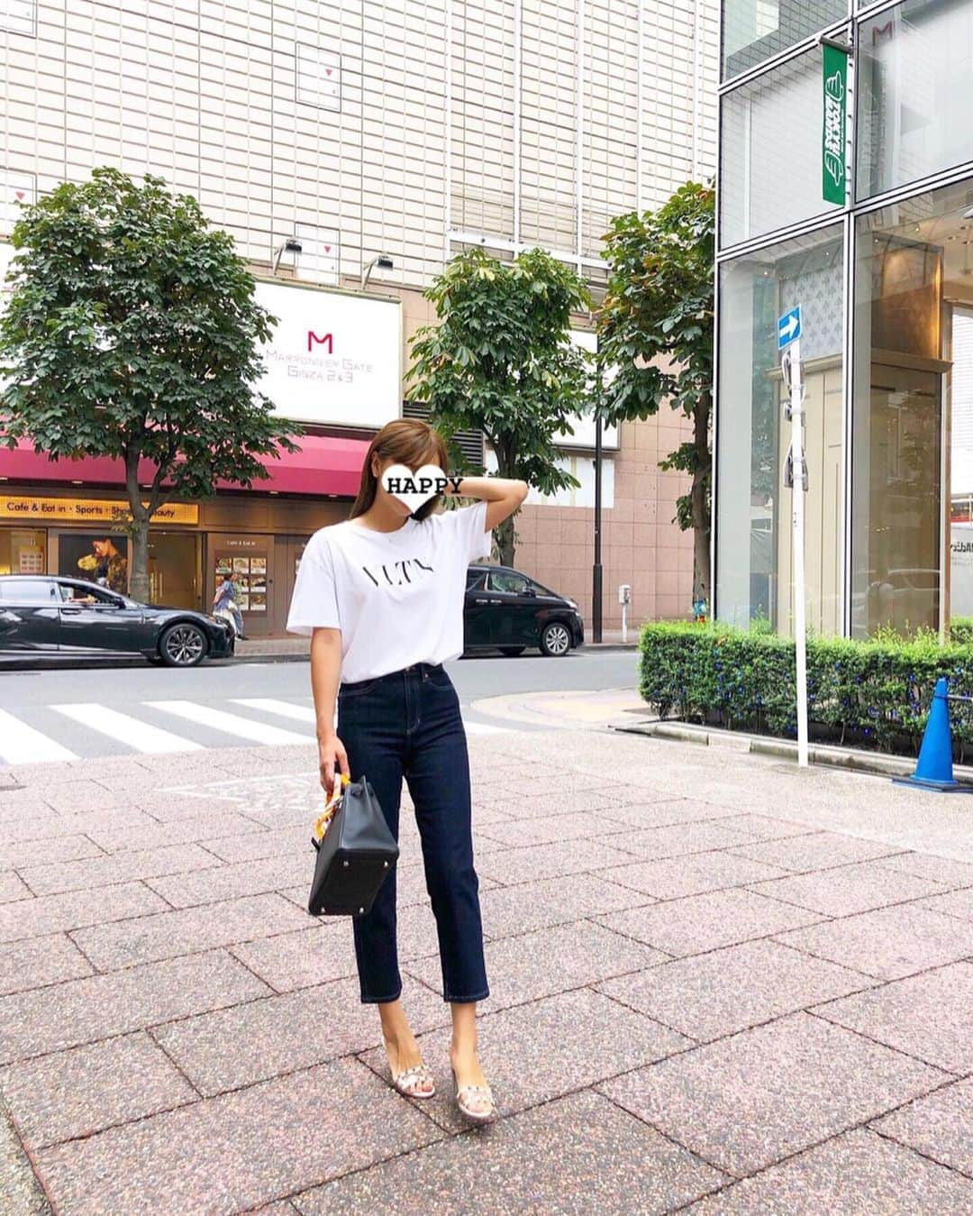 岡部あゆみさんのインスタグラム写真 - (岡部あゆみInstagram)「o o t d💐 大好きなDenim & Tシャツ @bananarepublic_jp で新調したデニムは 形と色がとにかく綺麗で 秋冬も沢山着回せそう^ ^ . #今日の格好 #銀座 #銀ぶら #バナリパ #バナナリパブリック #バナリパデニム #ストレートデニム #ハイウエストデニム #ootd #bananarepublic #itsbanana #ginza」8月20日 22時08分 - ayumi_okabe