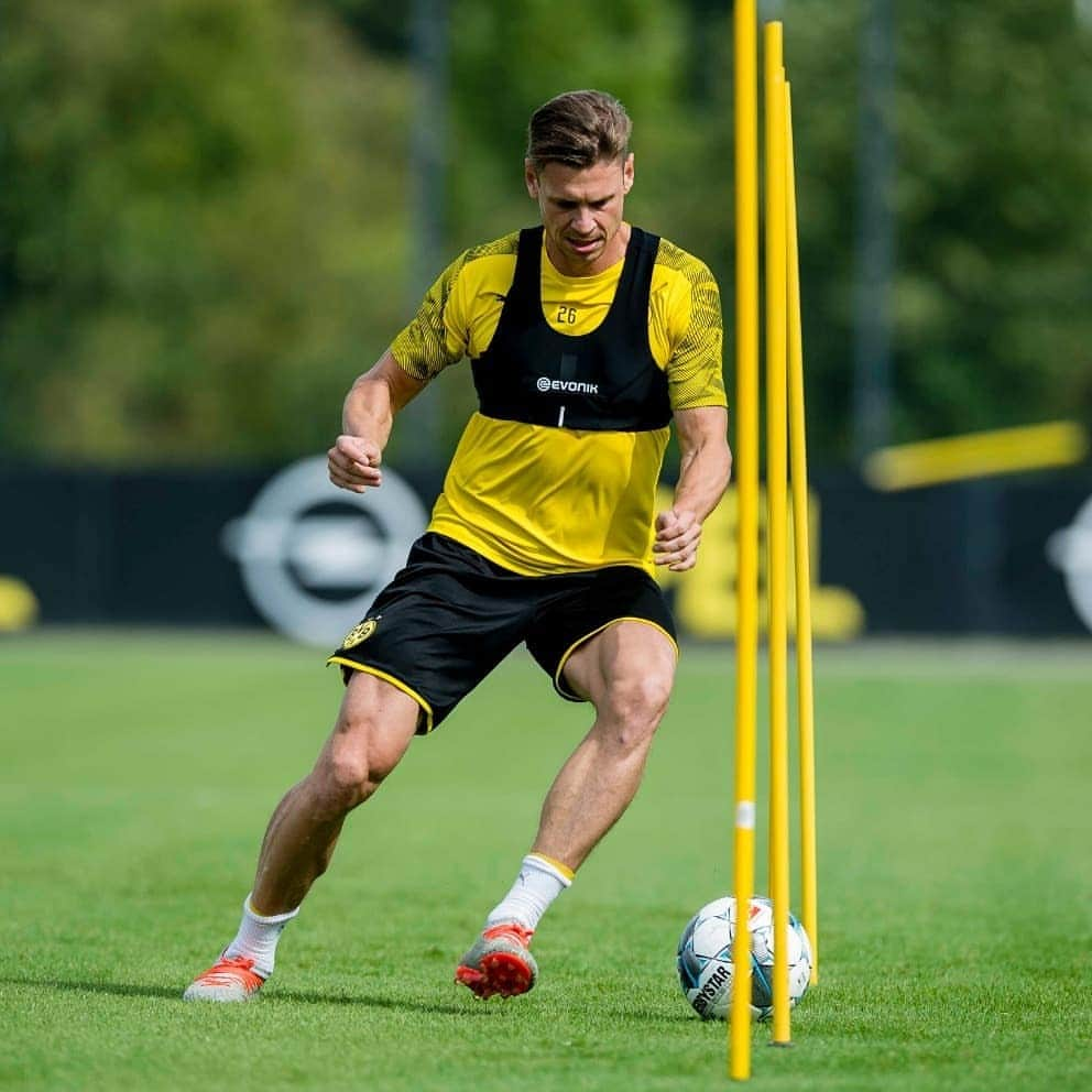 ウカシュ・ピシュチェクさんのインスタグラム写真 - (ウカシュ・ピシュチェクInstagram)「Still working. Focus on the next BL game. 💪🖤💛 #training #bvb #lp26」8月20日 22時14分 - lukaszpiszczek_lp26