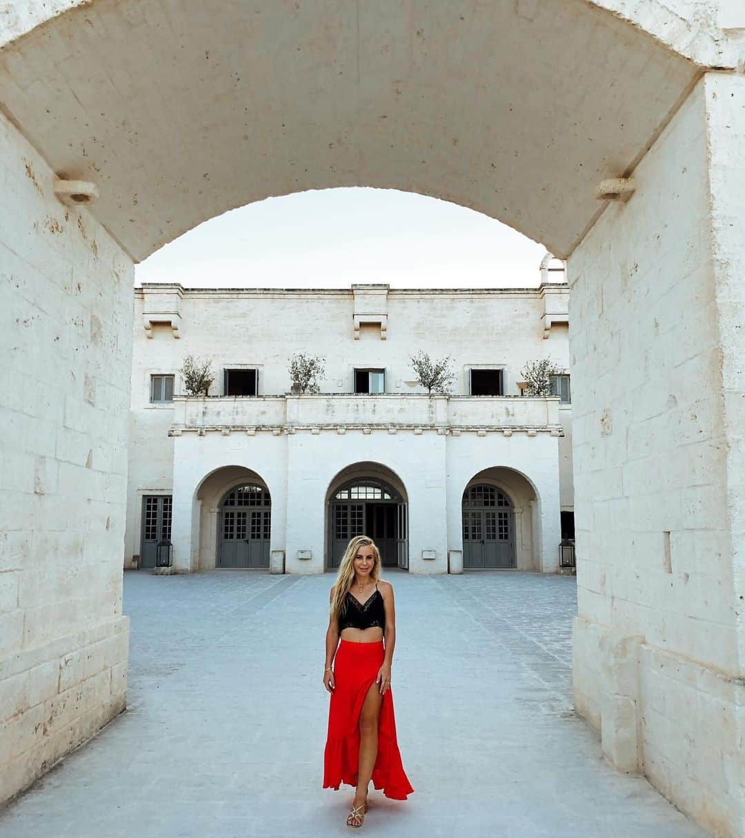 タラ・リピンスキーさんのインスタグラム写真 - (タラ・リピンスキーInstagram)「Oh hi there Puglia.📍🇮🇹 |📷 @toddkap #puglia #italy @borgoegnazia」8月21日 8時24分 - taralipinski