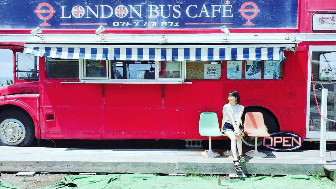 坂本 愛玲菜さんのインスタグラム写真 - (坂本 愛玲菜Instagram)「❤️🇬🇧 #Londonbus #red #cute #fukuoka #hontoniiitoko」8月21日 8時38分 - erena_hkt48