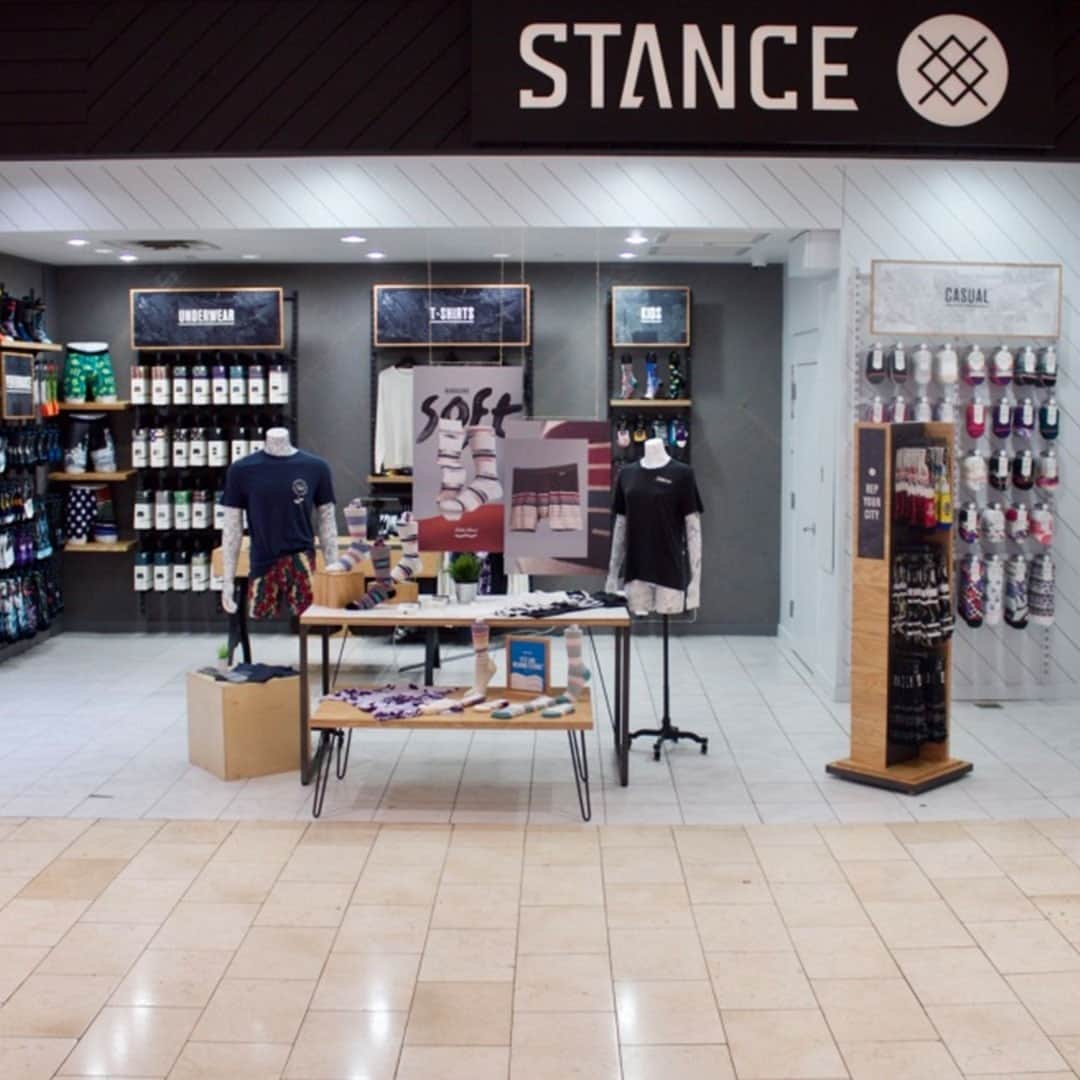 Stanceさんのインスタグラム写真 - (StanceInstagram)「We're proud to present our newest Stance retail space at Garden State Plaza in New Jersey 🙌 We're stocked up with our latest Socks, Underwear, and T-shirts; stop by if you're in the area!📍 For a full list of Stance stores, head to our link in bio. #StanceGSP」8月21日 9時01分 - stanceofficial