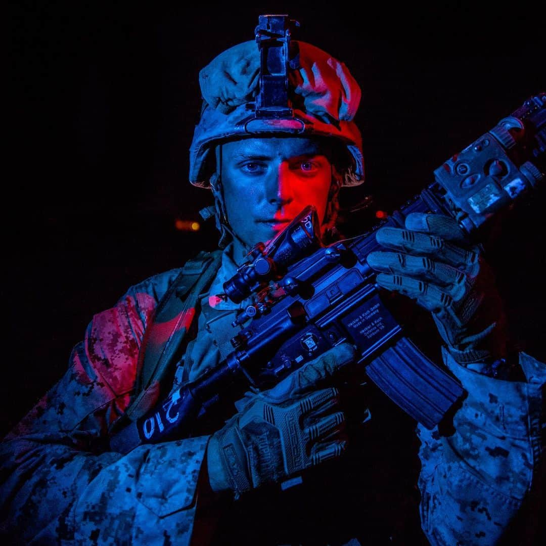 アメリカ海兵隊さんのインスタグラム写真 - (アメリカ海兵隊Instagram)「Night Light  Lance Cpl. Eliott Wright, a rifleman with 1st Battalion, 25th Marine Regiment, @4thMarDiv, poses for a photo during Integrated Training Exercise 5-19 at @thecombatcenter. (U.S. Marine Corps photo by Lance Cpl. Jose Gonzalez) #USMC #Marines #Photography」8月21日 9時01分 - marines