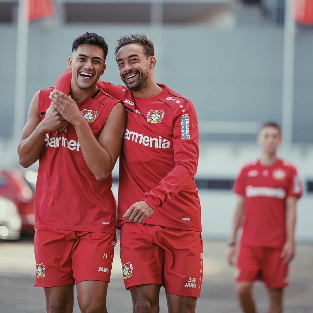 カリム・ベララビのインスタグラム：「Training 👌🏾💪🏾😁@nadiemamiri18  @bayer04fussball」