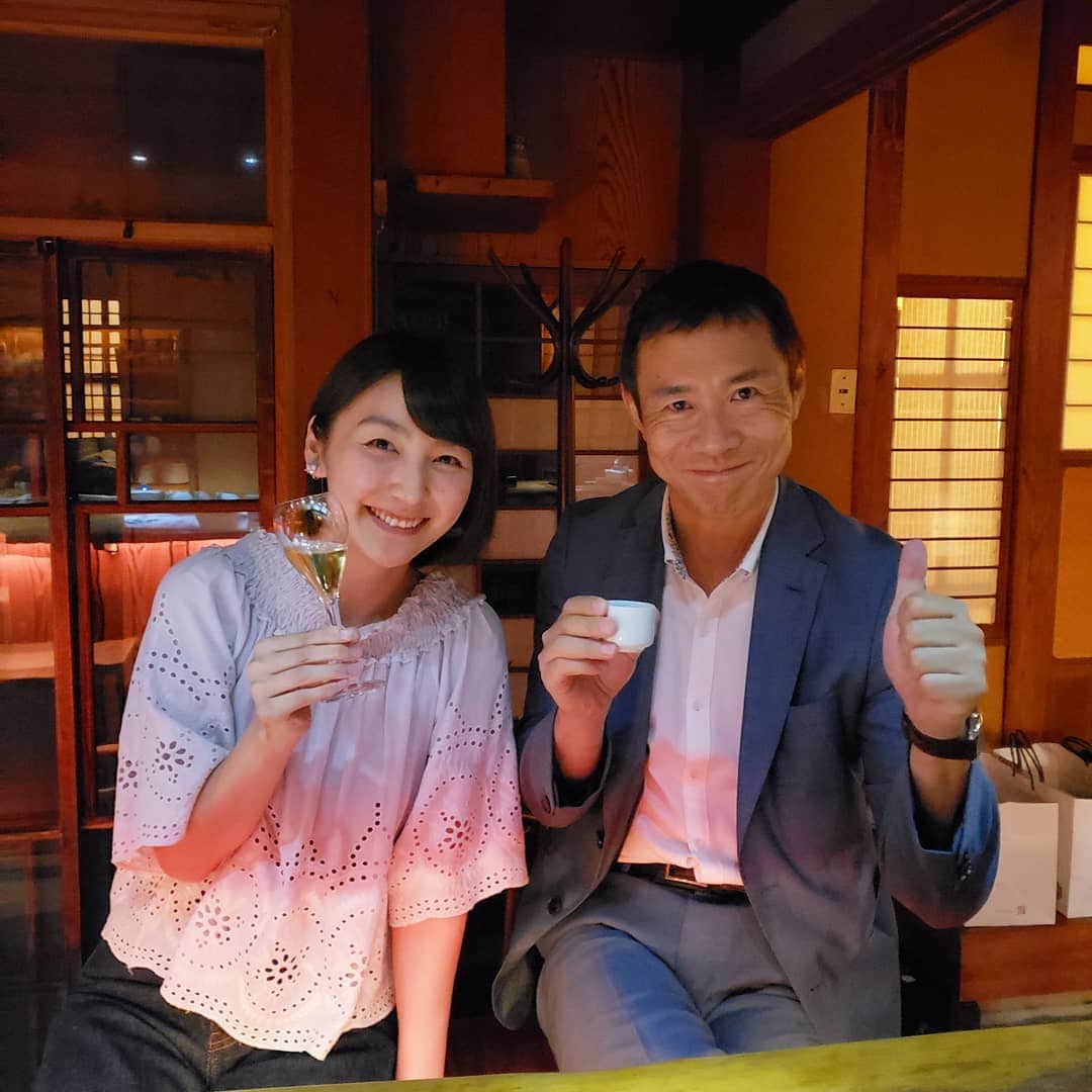 のインスタグラム：「. 大学一年生の頃から お世話になっている、 私のアナウンサーの先生✨ 話し方と朗読を、 本当に一から 仕込んでくださりました。 恥じぬ仕事をせねば. . と気持ちを新たにした夜でした🍶 . . #寺谷一紀 先生#煙草屋#日本酒好き」