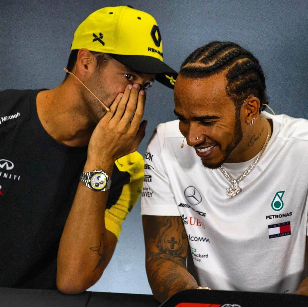 MERCEDES AMG PETRONASさんのインスタグラム写真 - (MERCEDES AMG PETRONASInstagram)「Caption this... 💬 • #F1 #Formula1 #FormulaOne #Mercedes #MercedesAMGF1 #LH44 #PETRONASmotorsports」8月21日 0時55分 - mercedesamgf1