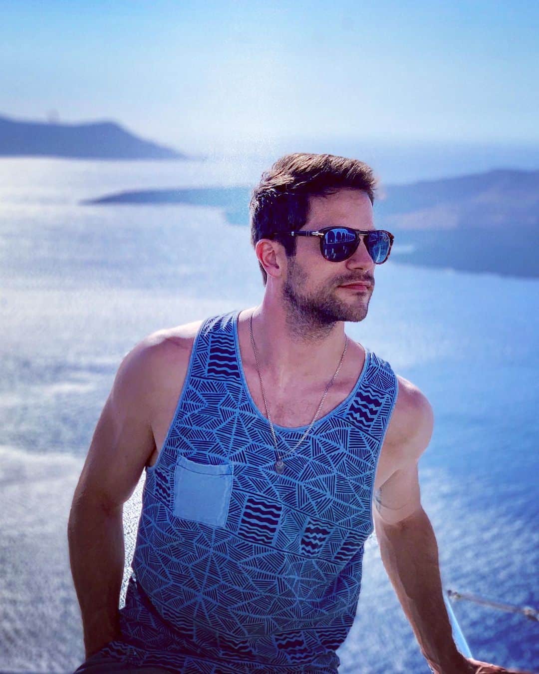 ブラント・ドーハティのインスタグラム：「Looking forward to another year. Thanks for the birthday wishes, you all know how to make a guy feel special」
