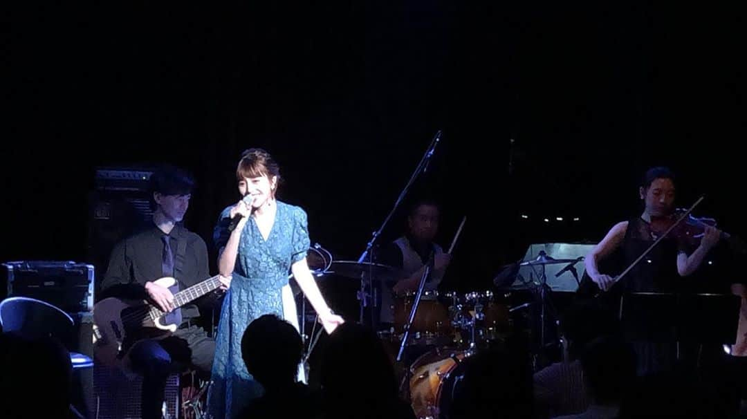 平野綾さんのインスタグラム写真 - (平野綾Instagram)「AYA HIRANO﻿ 1st Musical Concert 2019﻿ 〜Starry✴︎Night〜﻿ Blue Note Nagoya﻿ ﻿ ﻿ やっとセットリストを載せられます！﻿ ご覧ください。﻿ ※英語表記は英語歌唱です。﻿ ﻿ ﻿ M1.夢に見るマンダレイ(レベッカ)﻿ M2.Part of Your World(The Little Mermaid)﻿ ﻿ M3.オン・マイ・オウン(レ・ミゼラブル)﻿ M4.I Dreamed a Dream(Les Miserables)﻿ ﻿ M5.星のカケラ(平野綾楽曲)﻿ M6.God Knows...(『涼宮ハルヒの憂鬱』劇中歌)﻿ ﻿ M7.Something Different(The Bands Visit)﻿ ﻿ M8.ウィーンミュージカルメドレー﻿ 私だけに(エリザベート)﻿ 100万のキャンドル(マリー・アントワネット)﻿ 星から降る金(モーツァルト！)﻿ 我が父は王(レディ・ベス)﻿ レベッカ(レベッカ)﻿ 私だけに(エリザベート﻿ ﻿ ﻿ EN1.ダンスはやめられない(モーツァルト！)﻿ ﻿ EN2.秘めた想い(レディ・ベス)﻿ ﻿ ﻿ ﻿ 全身全霊で歌わせていただきました！﻿ 芝居を意識した歌で、会場を一瞬で劇場空間にできるように。﻿ 役の切り替えを瞬時にし、次々と変化していくのは本当に大変で、﻿ ひとつのコンサートの間に何人もの人生を生きたようでした。﻿ 感情ぼろぼろ出た。﻿ 魂削りまくった。﻿ 濃かった‼︎‼︎﻿ ﻿ 演じる私もですが、観てくださっている皆さまも相当消耗したと思います💦﻿ ありがとうございました‼︎﻿ ﻿ 近いうちに2nd Concertが開催できますように✨﻿ ﻿ ﻿ ﻿ ﻿ #ayahirano1stmusicalconcert2019starrynight﻿ #bluenotenagoya #ブルーノート名古屋﻿ #musicalconcert #starrynight﻿ #ayahirano #平野綾」8月21日 0時49分 - a_ya.hirano