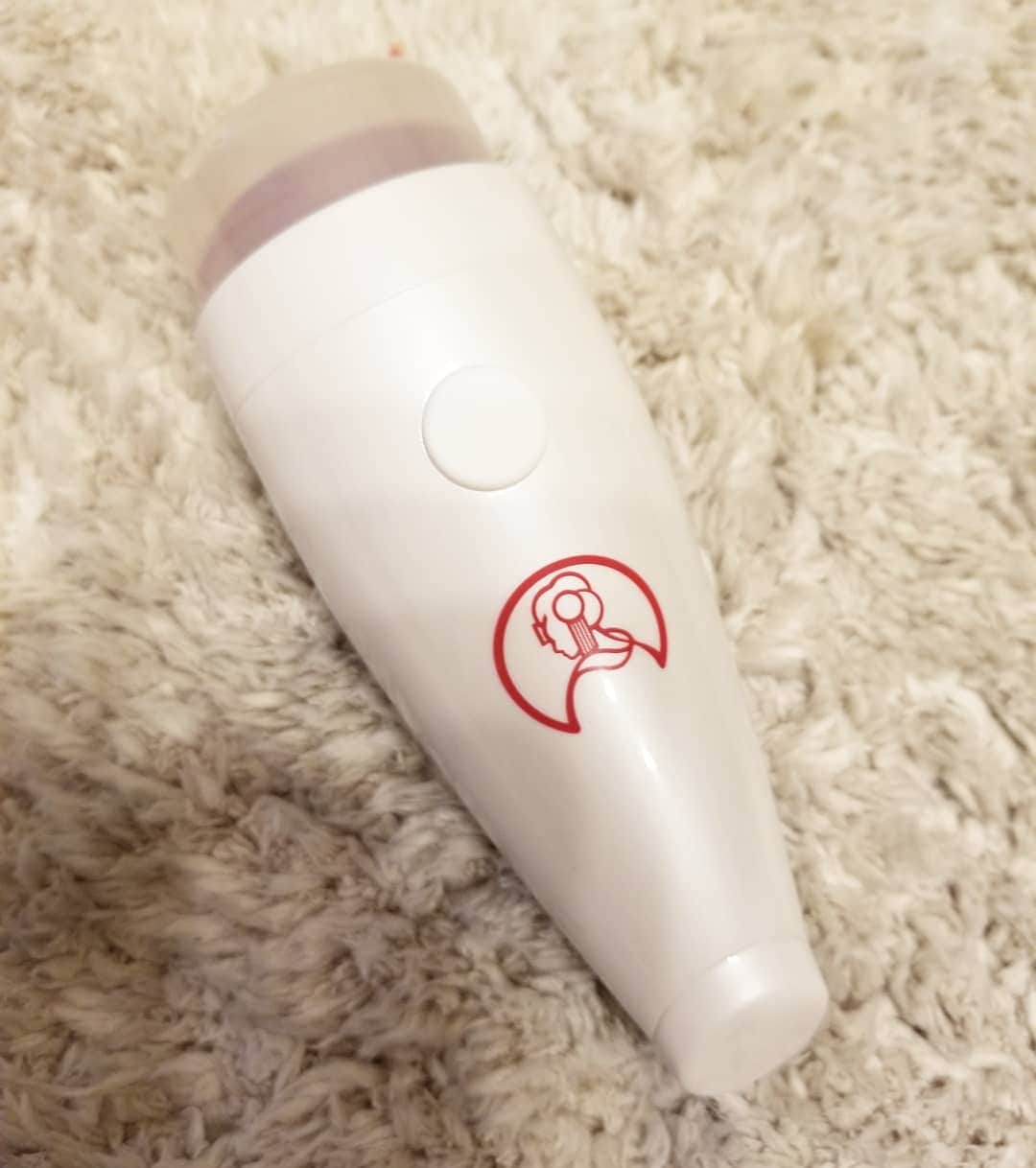 のインスタグラム：「これが‼️今、大人気のファイテン京の肌エコーです✨ワタシ、実はいろんな美顔器持ってますけど、これ最高峰‼ヤバイ‼️上がる⤴️」