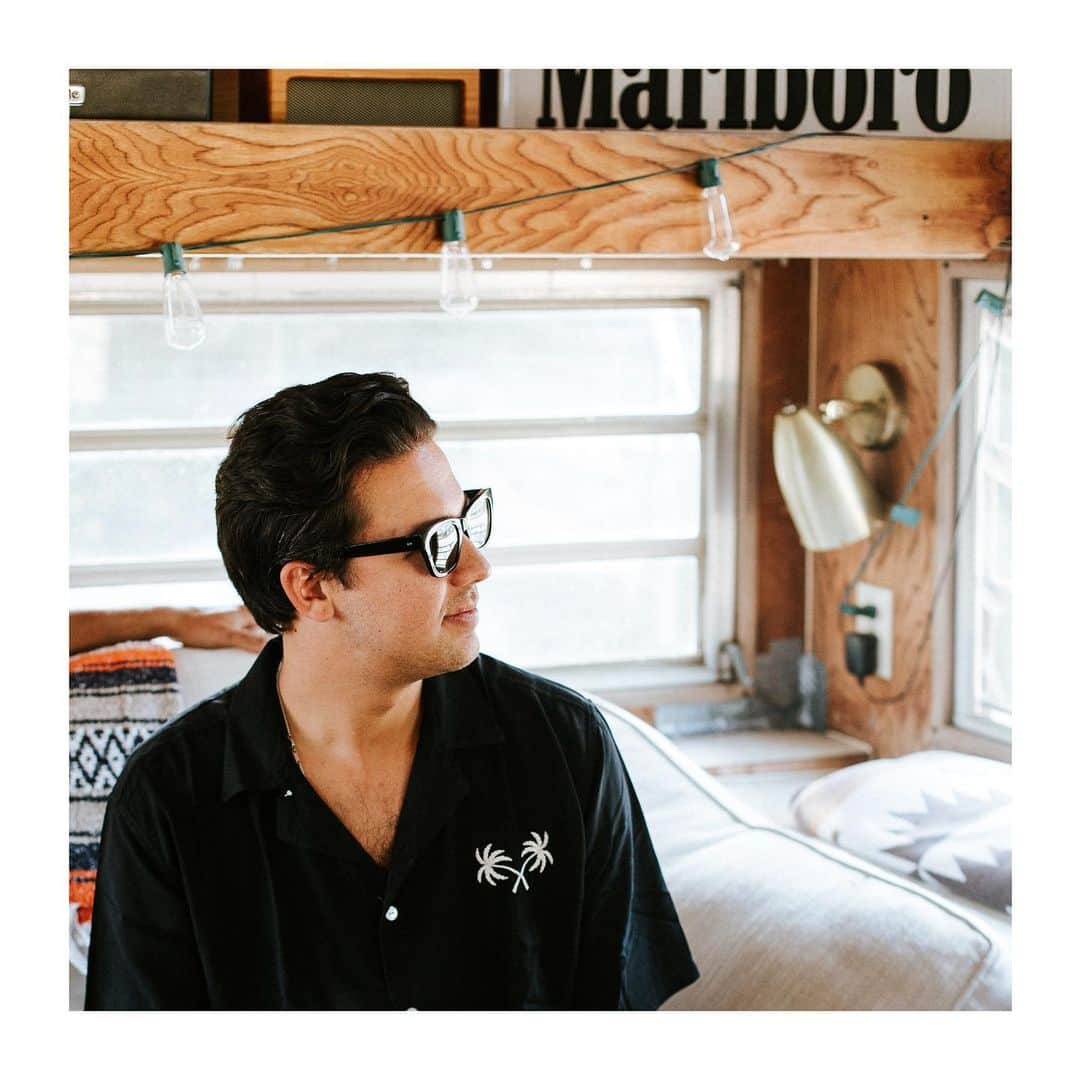 エゼキエルのインスタグラム：「Easy like Tuesday morning.」