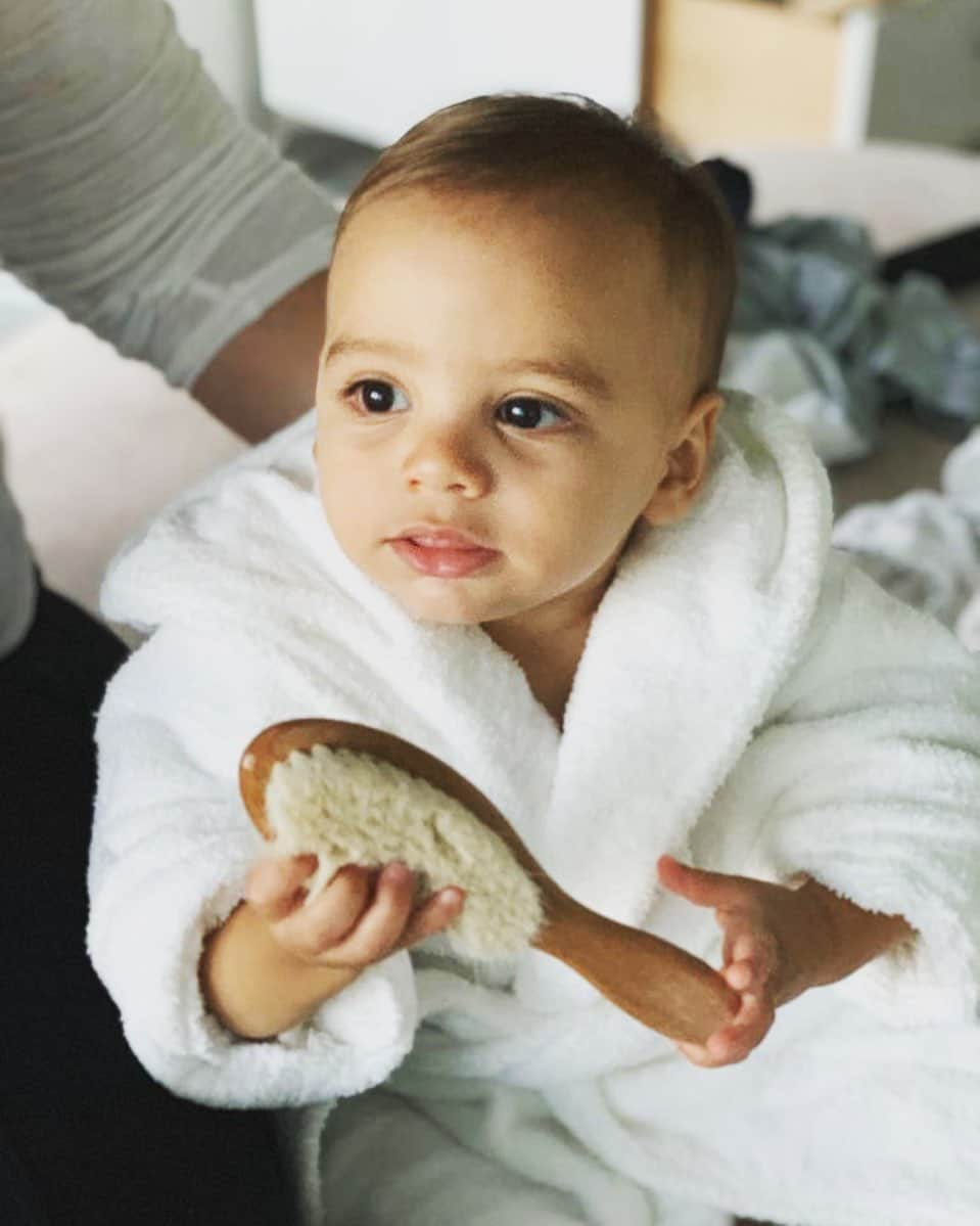 エヴァ・ロンゴリアさんのインスタグラム写真 - (エヴァ・ロンゴリアInstagram)「Good Morning...Fresh out the bath! 🛀 #BabyBaston」8月21日 1時03分 - evalongoria