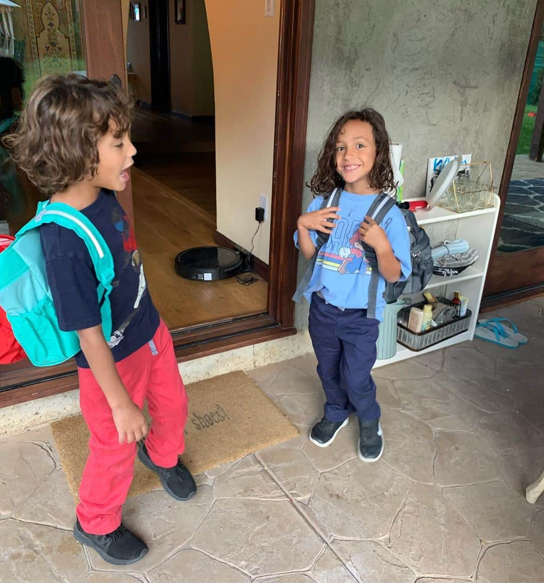 ダニア・ラミレスさんのインスタグラム写真 - (ダニア・ラミレスInstagram)「#kindergarten Here we go! #allSmiles @mygaiaaether #nevervousmami #proudmami #alreadyatwork #proudpapa」8月21日 0時57分 - daniajramirez