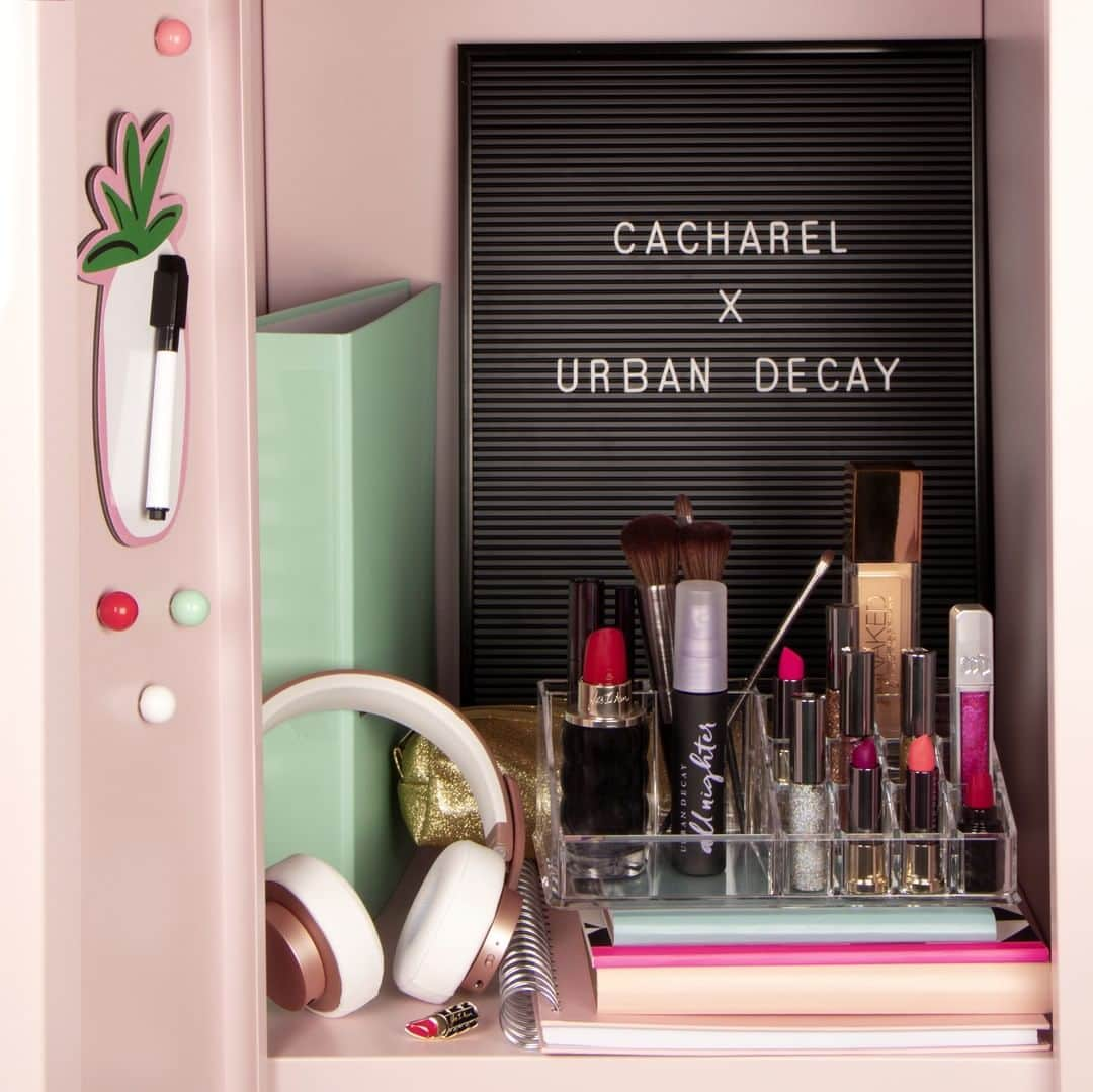 セフォラさんのインスタグラム写真 - (セフォラInstagram)「💄 ALERTE CONCOURS 💄 Tentez de gagner un rangement de #makeup + tous les produits @urbandecayfrance x @cacharelparfums qu'il y a dedans 👆  Pour jouer :  1️⃣ être abonné à @sephorafrance  2️⃣ liker cette photo 3️⃣ taguer 2 BFF ! 😍  Composition non contractuelle.  #SephoraFrance #YESIAM #UrbanDecayFrance  #CacharelxUrbanDecay #Contest」8月21日 1時01分 - sephorafrance