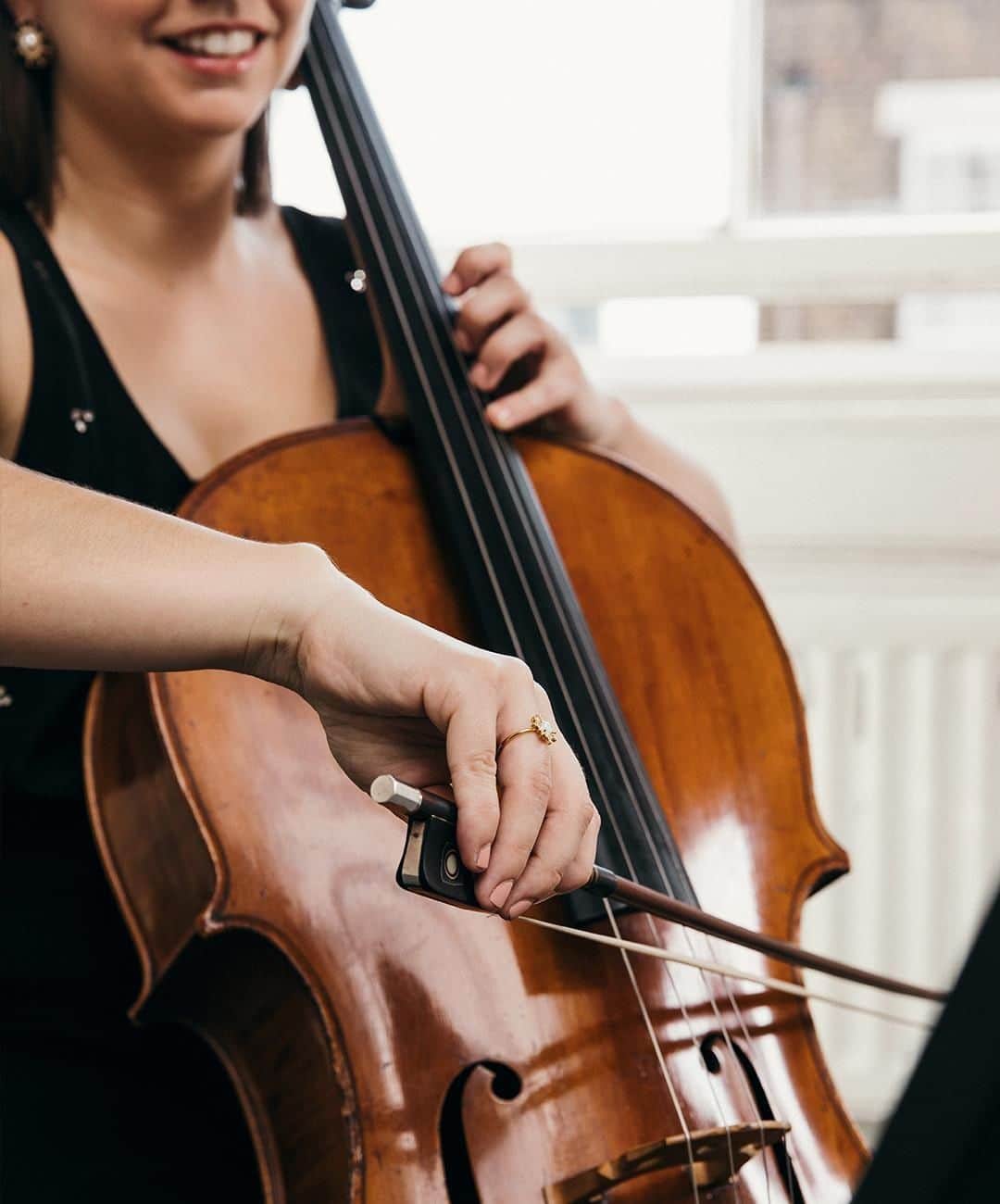 アクセサライズのインスタグラム：「"I really like to get dressed up for concerts. It's really nice to feel like you're dressed for the occasion." - Professional cellist, Steph Tress. 🔍 Ring - 7940398150 🔍 Earrings - 7857241300  Tap the link in the bio to discover Steph's must-have accessories for facing the music.  #EverythingYouAre #Accessorize #Accessorizer」