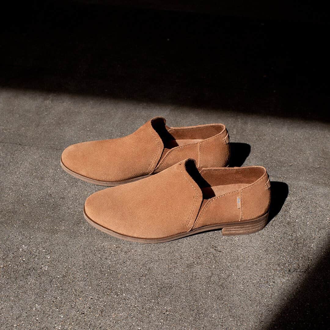トムズシューズのインスタグラム：「Shoes are cute ✔️ Purchase creates change ✔️」