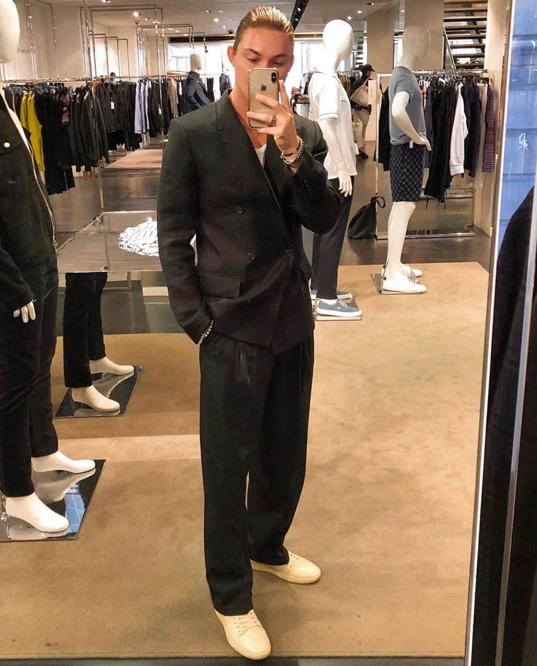 バーニーズ・ニューヨークのインスタグラム：「@bronsonv shares a well-suited selfie in @jacquemus at our Madison Flagship. Show us your #bnyselfie to be featured on our page. RP: @bronsonv」