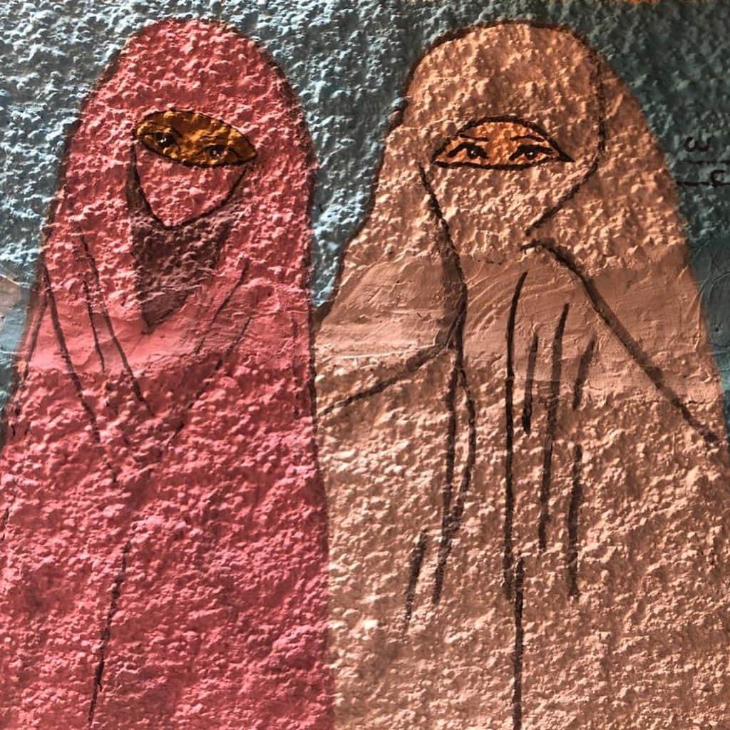 のインスタグラム：「Color, wall, light #Fes 🇲🇦 snapshots by Roberta & Paolo #iosselliani #marocco」