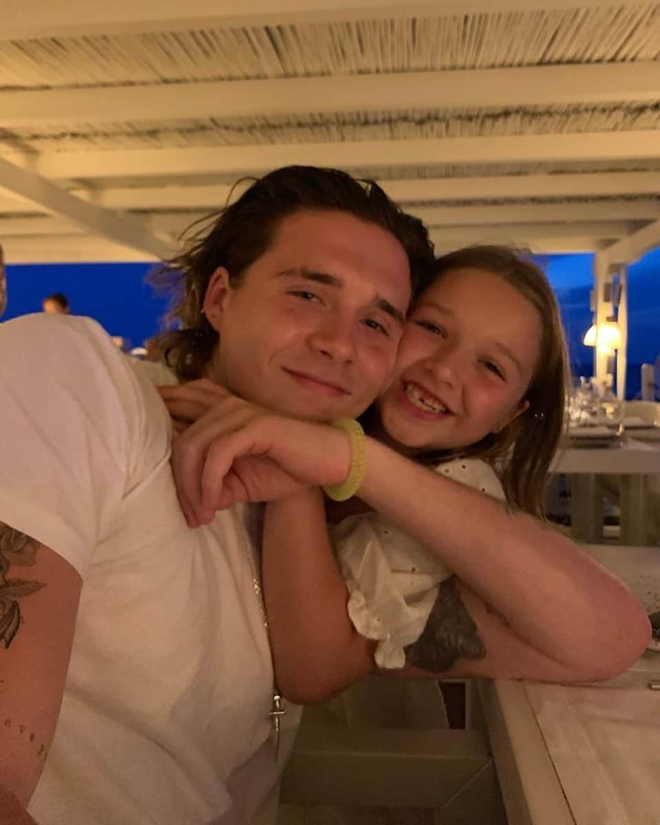 ヴィクトリアベッカムさんのインスタグラム写真 - (ヴィクトリアベッカムInstagram)「Kisses from 🇮🇹 xxxx @brooklynbeckham #HarperSeven xx」8月21日 1時33分 - victoriabeckham