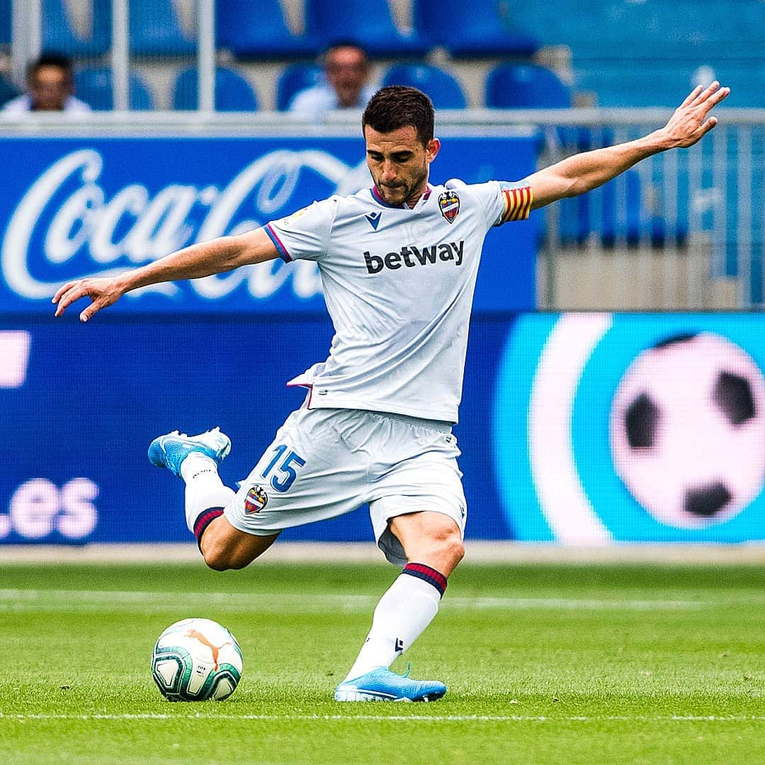 レバンテUDさんのインスタグラム写真 - (レバンテUDInstagram)「Ganas de ➕ #LevanteVillarreal ---- #MachoLevante #LevanteUD #LaLiga #laligasantander #Futbol #Football #110AñosDeResistencia #OrgullGranota #LUDInside」8月21日 1時35分 - levanteud