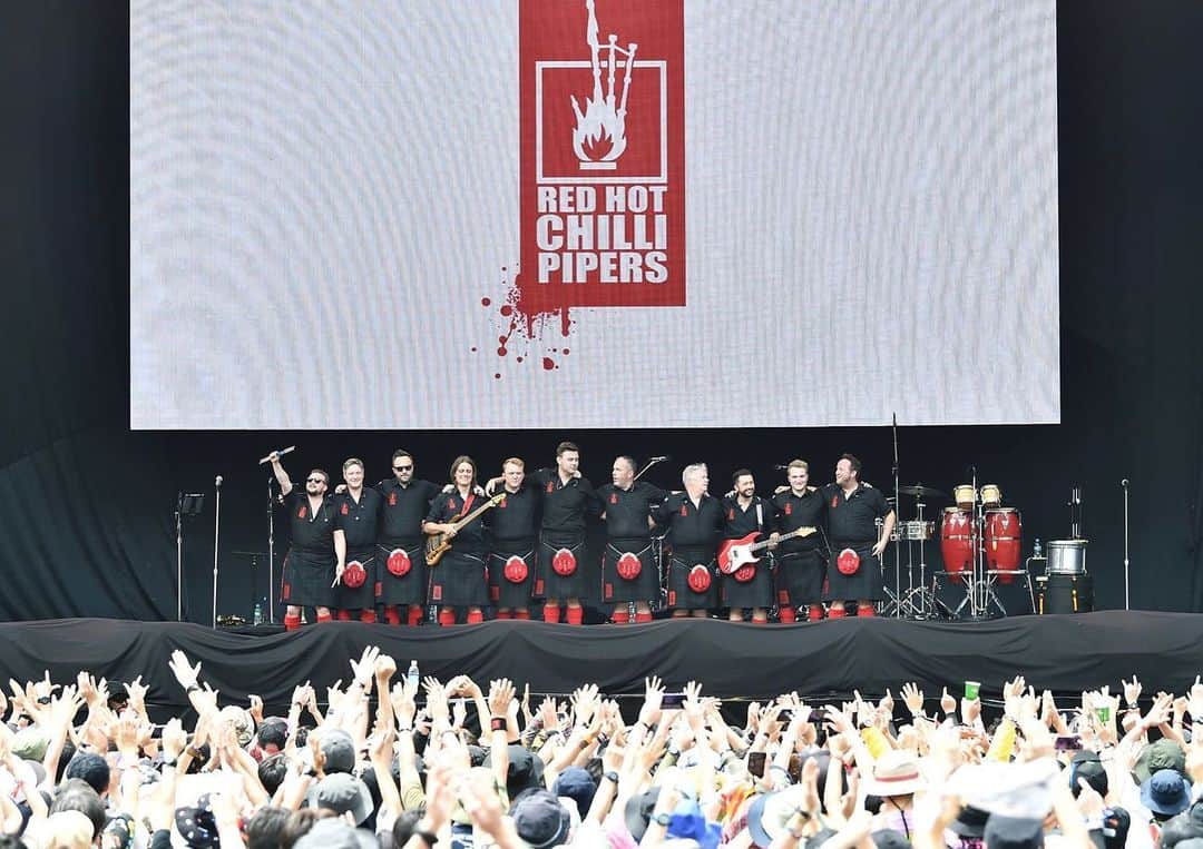 のインスタグラム：「📸RED HOT CHILLI PIPERS JULY 26 FRI - GREEN STAGE . Photo by Masanori Naruse #ChilliPipers #パイパーズ #fujirock #fujirockfestival #フジロック」