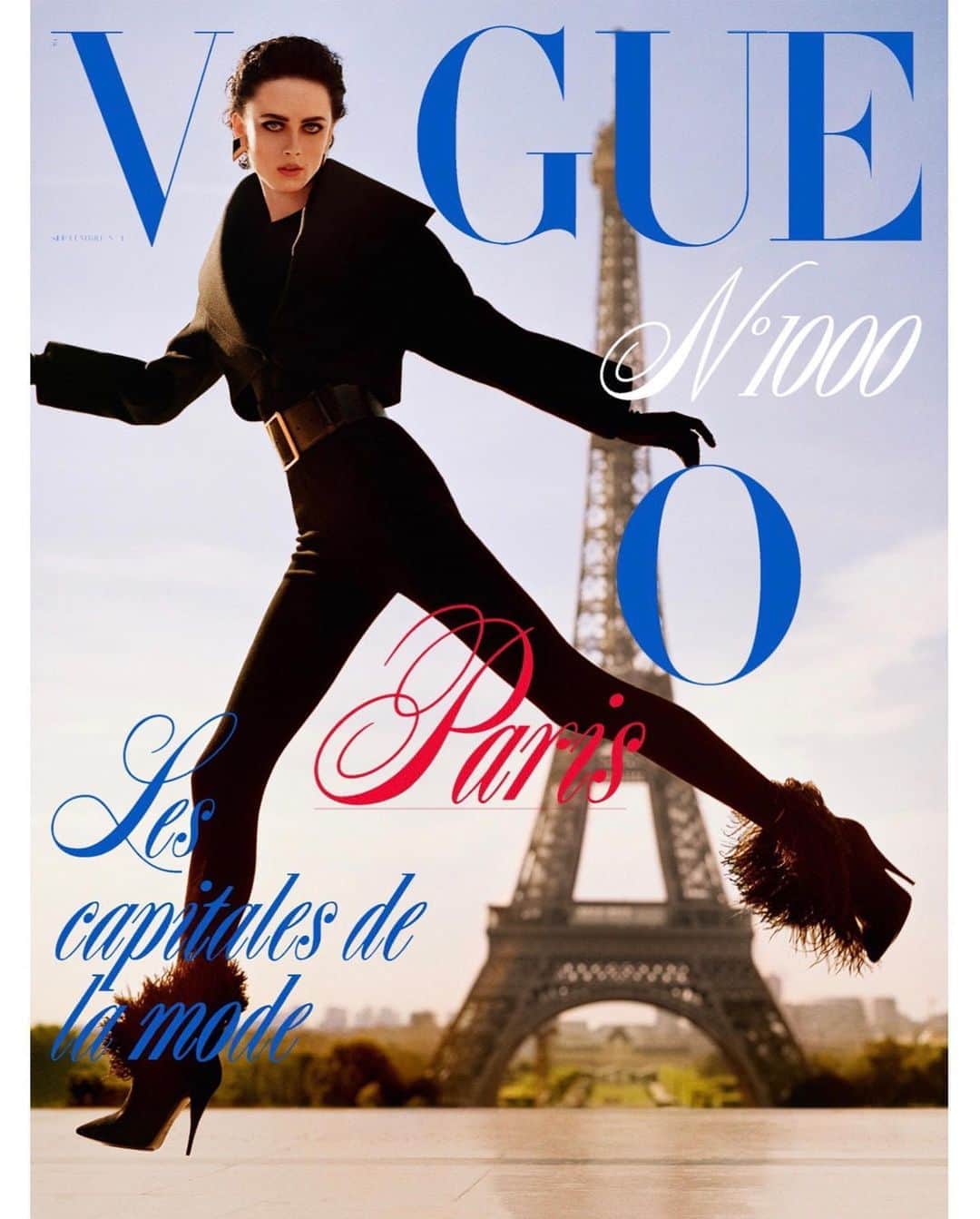 Vogue Parisさんのインスタグラム写真 - (Vogue ParisInstagram)「One model, four cities: New York, London, Milan and Paris: the four cities that have been the beating heart of fashion since Vogue Paris began. This, the 1000th issue, is a celebration of those four capitals of design with four covers, each embodying the spirit of the city. Get the Paris cover on newsstands August 28. @RiannevanRompaey shot by @AlasdairMcLellan, styled by @AleksWoro Jacket, body, gloves and leggings by @AzzedineAlaiaOfficial, belt, earrings and boots by @YSL by @AnthonyVaccarello Hair by @AnthonyTurnerHair, makeup by @LynseyAlexander」8月21日 1時48分 - voguefrance