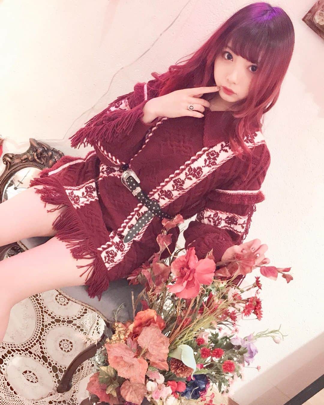 東佳苗さんのインスタグラム写真 - (東佳苗Instagram)「rurumu:2019aw snap❤︎❤︎❤︎ カレン🥰🌹このワンピもカーディガンもカレン絶対似合う…と思っていたのでしっくり☺️髪色も込みでの説得力がすごい🙏🏻🌹 (注:これはサンプルなので、実際はもうちょいワンピース丈伸びます🙏🏻) #rurumu #rurumu2019aw」8月21日 1時57分 - usagi_kanae