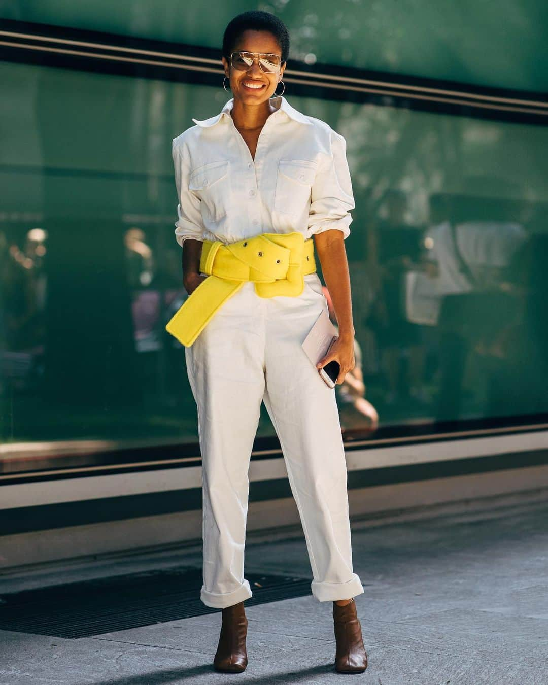 PORTER magazineさんのインスタグラム写真 - (PORTER magazineInstagram)「White denim *can* work for office hours. Click the link in bio for our tips on how to inject your favorite fabric into your working wardrobe. 📸: @styledumonde and @gettyimages」8月21日 1時57分 - portermagazine