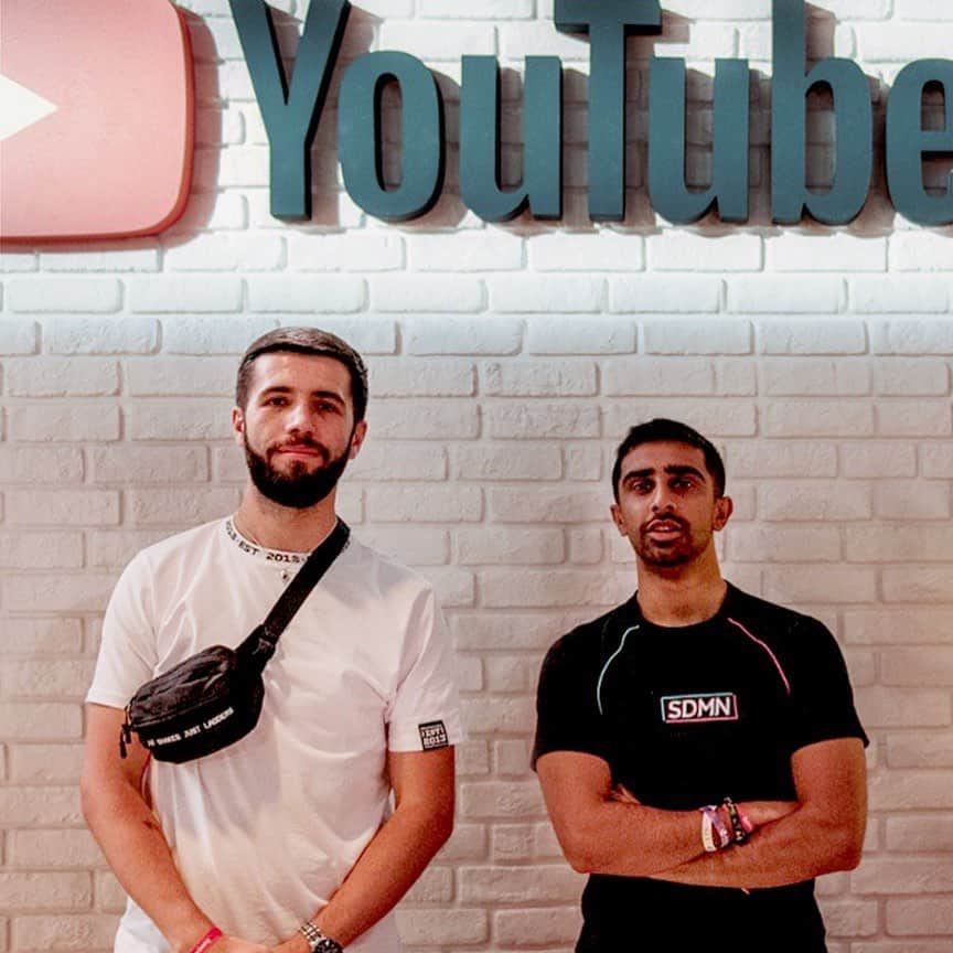 YouTubeさんのインスタグラム写真 - (YouTubeInstagram)「It’s time for another You&A...Gamescom edition. Head over to our story to ask @vikkstagram and @zerkaahd everything you've always wanted to know!」8月21日 1時58分 - youtube