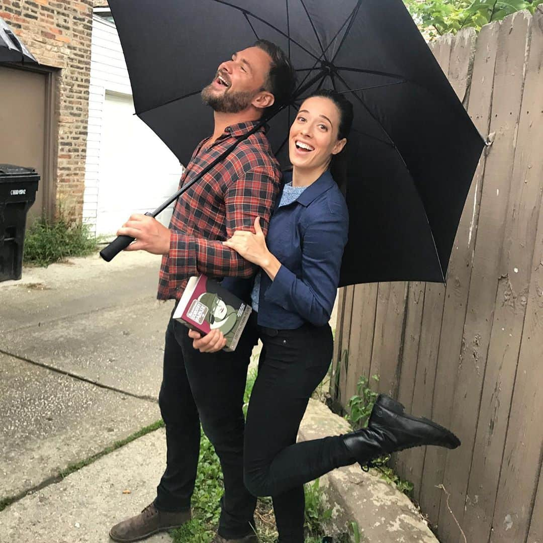 マリーナ・スコーシアーティさんのインスタグラム写真 - (マリーナ・スコーシアーティInstagram)「You can stand under my umbrella. 🎶 #ellaellaeheheh #Burzek #ChicagoPD #paddyflueger #patrickjohnflueger #umbrellaacademy」8月21日 2時15分 - marinasqu