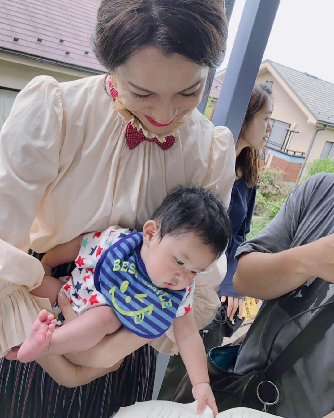 のインスタグラム：「#ベビーシッターギン 第8話 1枚目→北斗くんと一緒に台本チェック。 2枚目→北斗くん「おっけー、寝るだけねー」笑 イタリアの写真とかTwitterにあげてるので、ぜひそっちも見てね😁」
