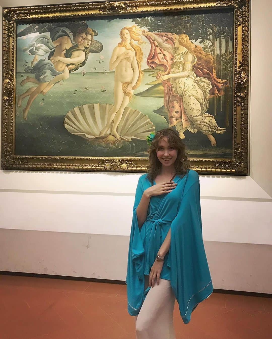 アンジェリーク・アバチキナさんのインスタグラム写真 - (アンジェリーク・アバチキナInstagram)「The Birth of Venus by Botticelli 🌬🐚😊 and more..... #museum #uffizi #florenceitaly #firenze #botticelli #socrates #michelangelo #carravagio #art #renaissance #venus #beautiful #флоренция #италия #искусство #raffaello」8月21日 2時27分 - icesmurfette