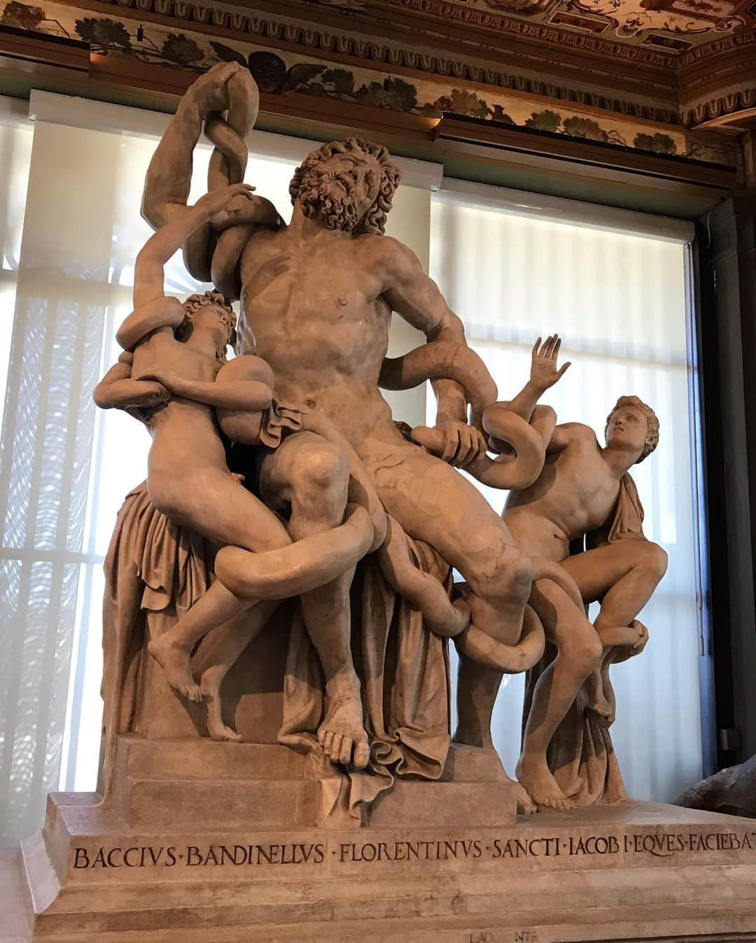 アンジェリーク・アバチキナさんのインスタグラム写真 - (アンジェリーク・アバチキナInstagram)「The Birth of Venus by Botticelli 🌬🐚😊 and more..... #museum #uffizi #florenceitaly #firenze #botticelli #socrates #michelangelo #carravagio #art #renaissance #venus #beautiful #флоренция #италия #искусство #raffaello」8月21日 2時27分 - icesmurfette