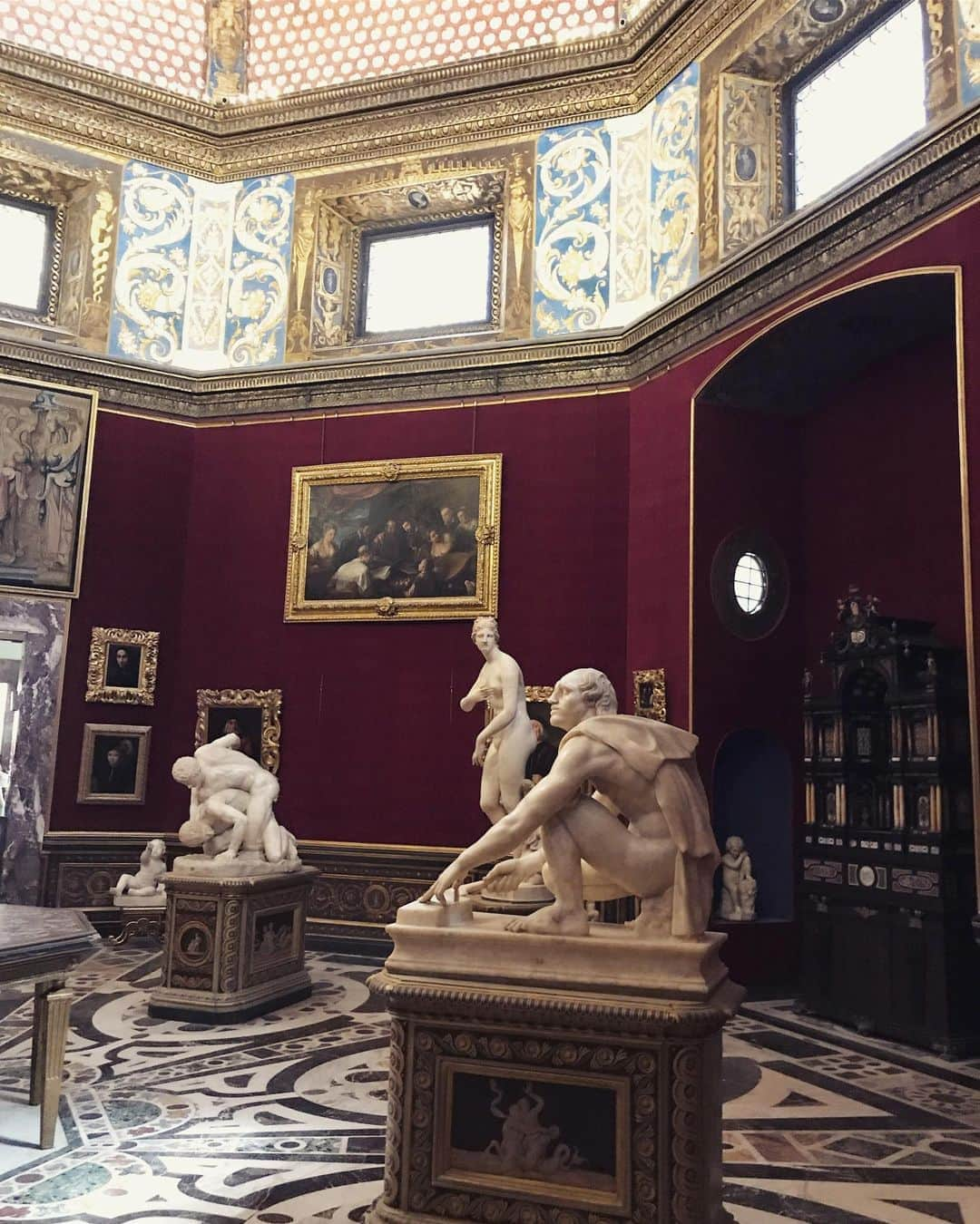 アンジェリーク・アバチキナさんのインスタグラム写真 - (アンジェリーク・アバチキナInstagram)「The Birth of Venus by Botticelli 🌬🐚😊 and more..... #museum #uffizi #florenceitaly #firenze #botticelli #socrates #michelangelo #carravagio #art #renaissance #venus #beautiful #флоренция #италия #искусство #raffaello」8月21日 2時27分 - icesmurfette