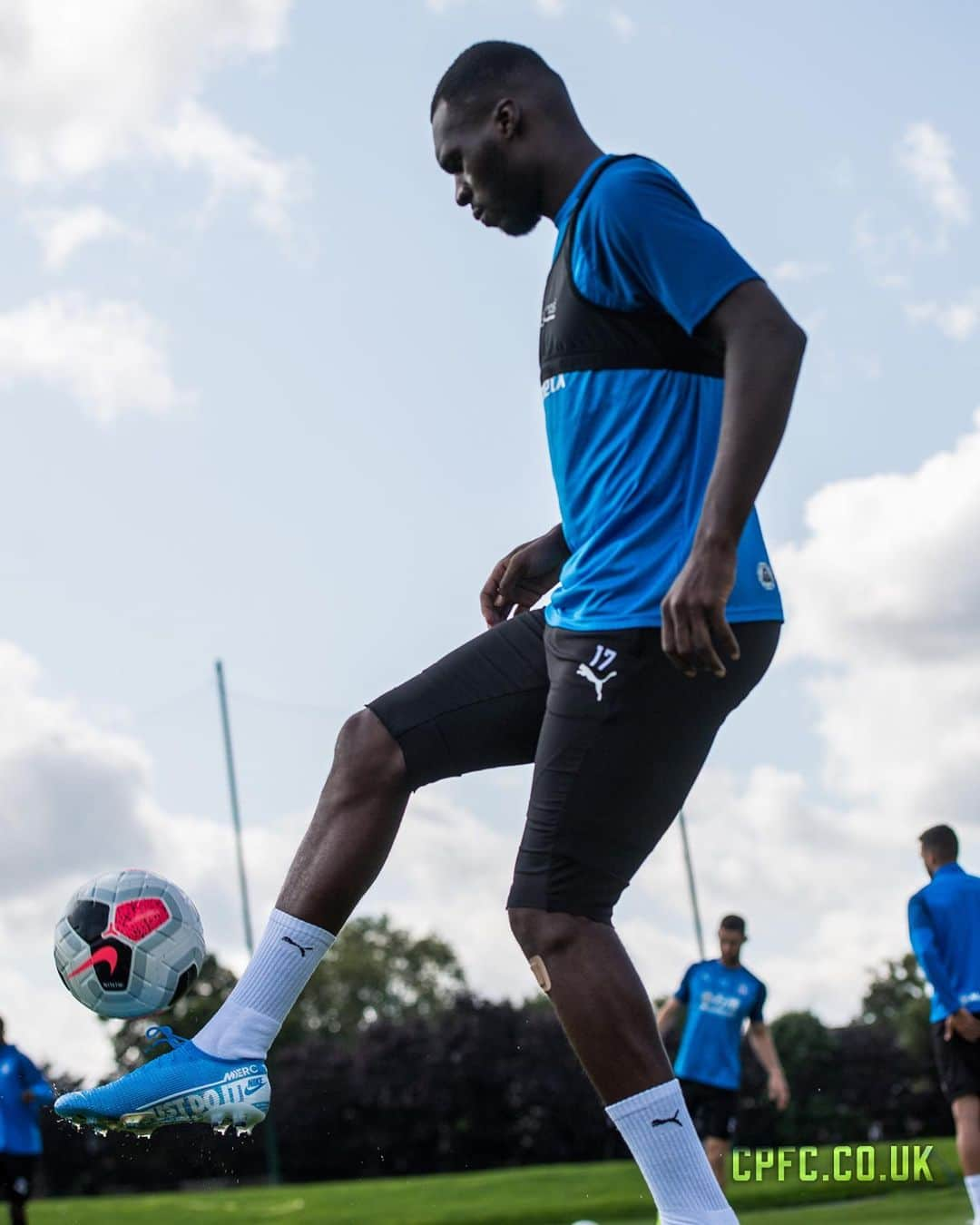 クリスタル・パレスFCさんのインスタグラム写真 - (クリスタル・パレスFCInstagram)「😤 Working towards Saturday.⁣ ⁣ #CPFC #PremierLeague #PL」8月21日 2時39分 - cpfc