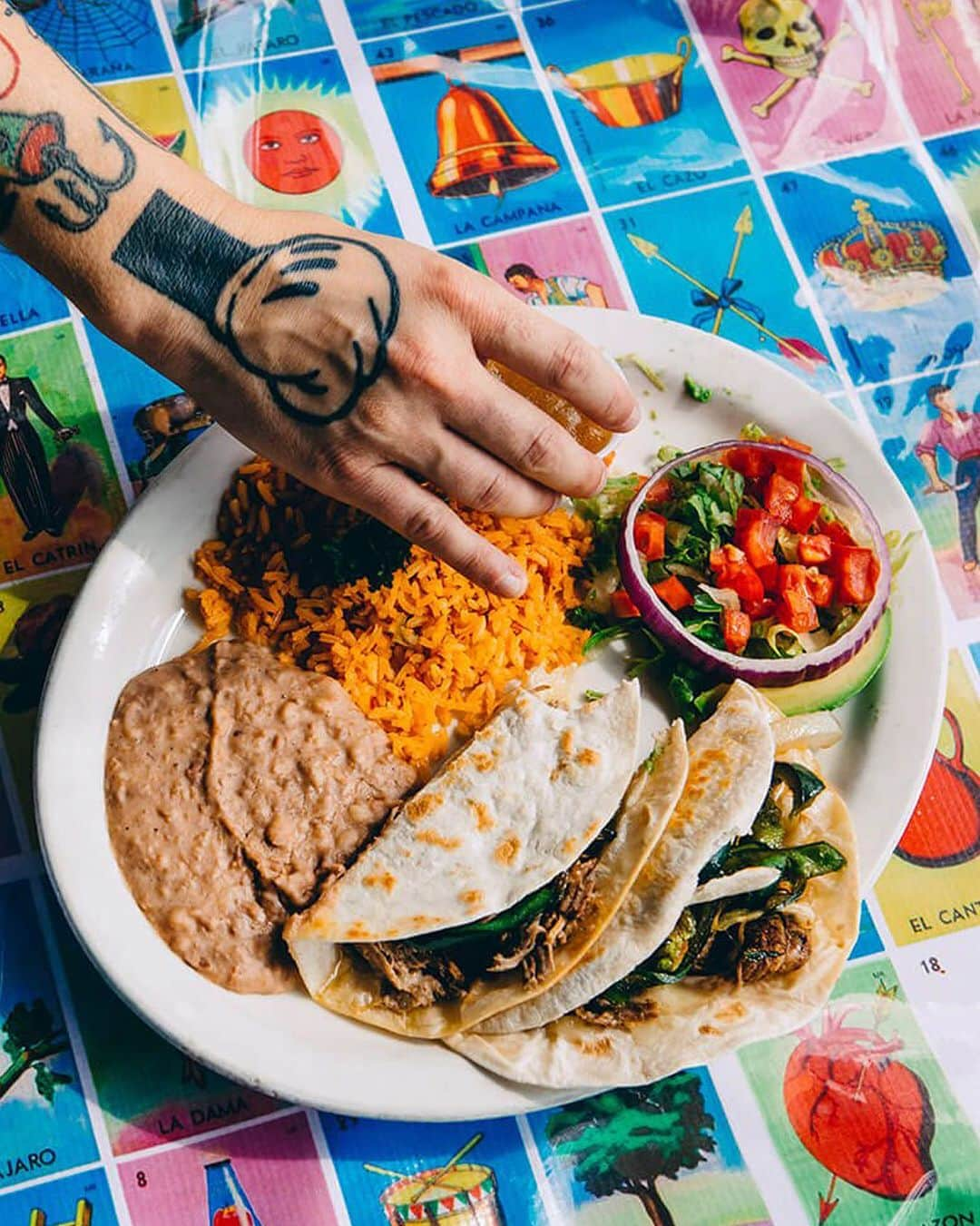 ジーエルシーオーさんのインスタグラム写真 - (ジーエルシーオーInstagram)「A look back at the good times (and good eats) in Dallas. Check out our story on the local Tex-Mex joints holding it down in Dallas. Link in bio. ✍🏻: @blakewrighteous. 📸: @savemolly #garrettleight」8月21日 2時37分 - garrettleight