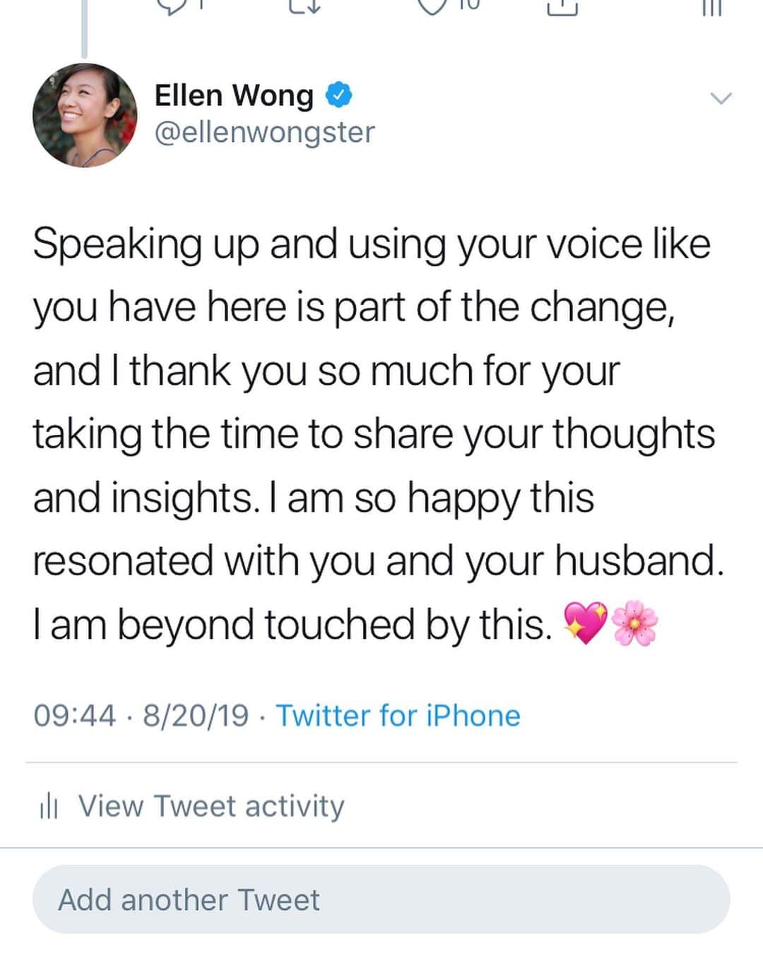 エレン・ウォンさんのインスタグラム写真 - (エレン・ウォンInstagram)「Thank you so much for all of your messages. I see them and I so appreciate you taking the time to watch our show and reach out. You matter! I am beyond touched. 🌸 #representationmatters @glownetflix」8月21日 3時03分 - ellewongster
