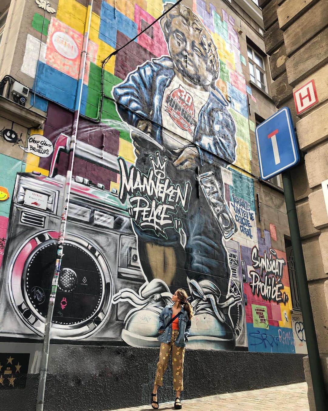 デビー・ライアンのインスタグラム：「...wow issa whole thing here」