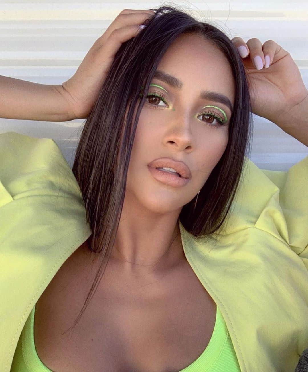 Blonde Saladさんのインスタグラム写真 - (Blonde SaladInstagram)「Eyeliner is the ultimate piece your summer beauty case can’t miss💚 read on our mag how to wear it like it-girls do!  #theblondesalad #shaymitchell #makeup #eyeliner」8月21日 3時12分 - theblondesalad