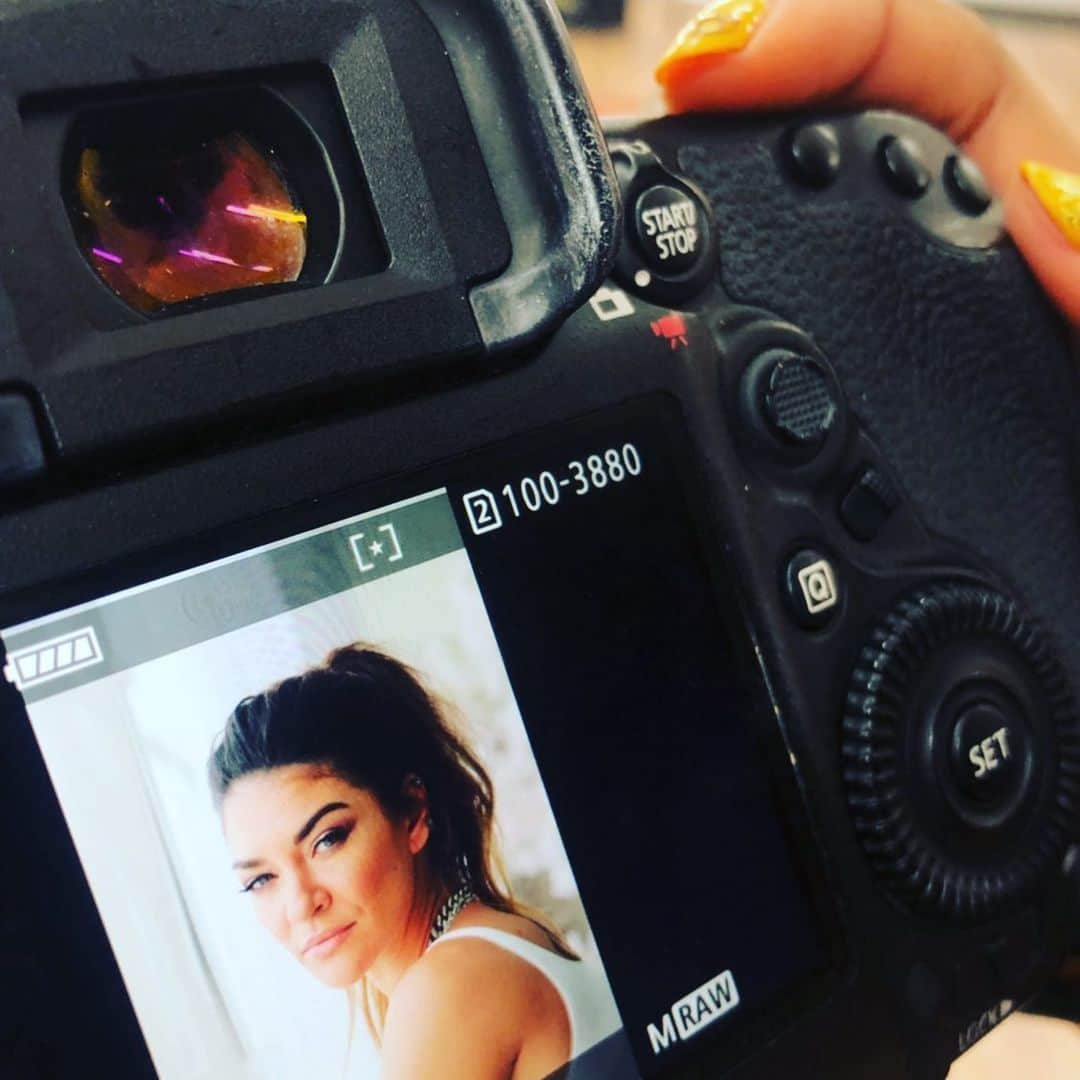 ジェシカ・ゾアのインスタグラム：「👀」