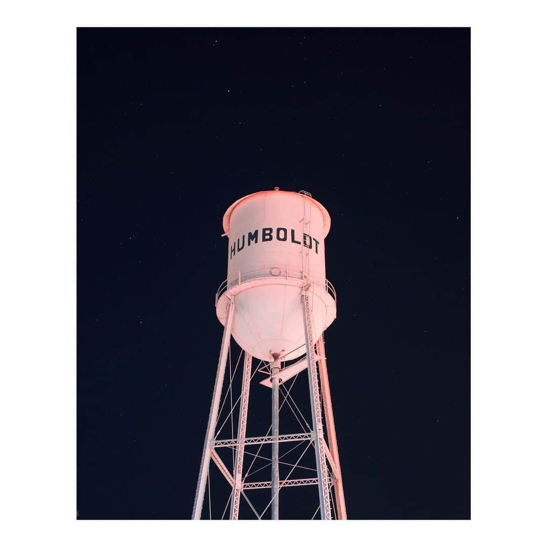 Robert Bingamanさんのインスタグラム写真 - (Robert BingamanInstagram)「If you spend enough time in Humboldt, you’ll eventually fall in love with this water tower.」8月21日 3時29分 - robertjosiah