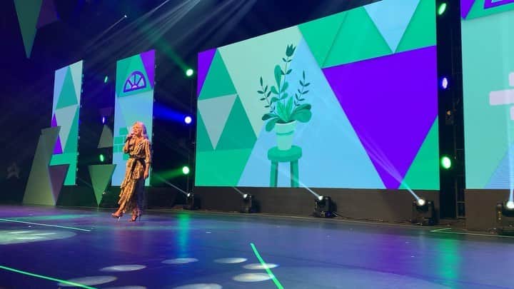 Eliana Michaelichin Bezerraのインスタグラム：「Que sucesso!!!#discoveryhomeandhealth #irmaosaobranobrasil」