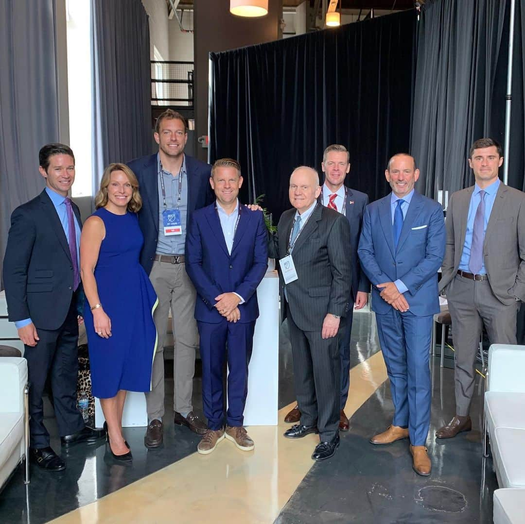 デビッド・リーさんのインスタグラム写真 - (デビッド・リーInstagram)「So proud of my family and the city of St. Louis for coming together to bring an MLS team to STL!!! Can’t wait to support my home team when they start play in 2022!!! #mls4thelou」8月21日 3時29分 - davidlee