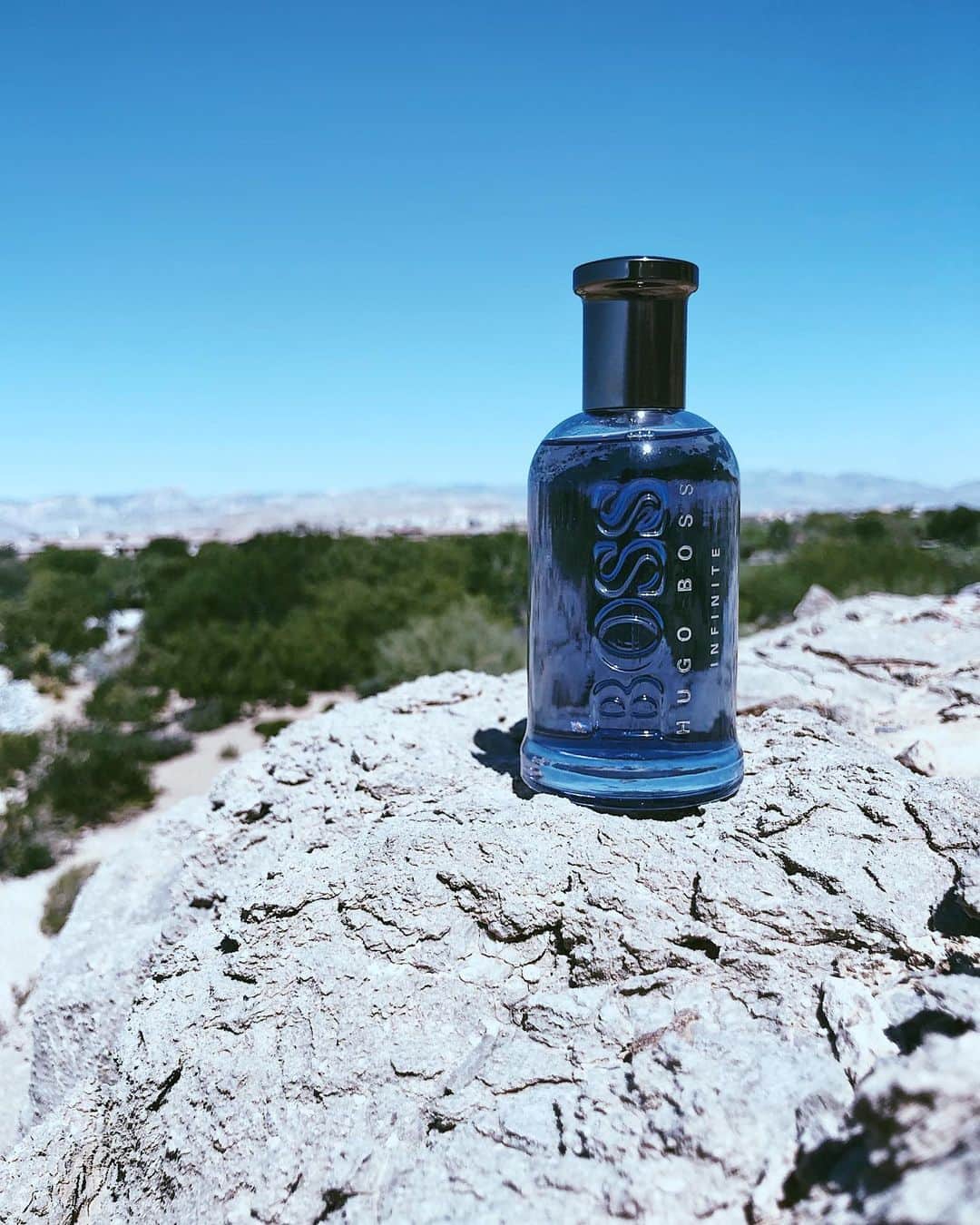RJ Punoさんのインスタグラム写真 - (RJ PunoInstagram)「We need to remind ourselves that we are limitless and go for our full potential. The #BOSSbottled Infinite fragrance represents that and I’m proud to wear it. @boss @macys #ad」8月21日 4時02分 - rockadeezy