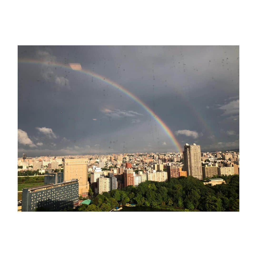 喜多よしかさんのインスタグラム写真 - (喜多よしかInstagram)「昨日の大雨の後、二重の虹🌈🌈✨ ・ たまたま高層階に居て良かった🥳💕 ・ #虹 #rainbow #🌈 #札幌 #雨」8月21日 9時37分 - yoshika_1002_official