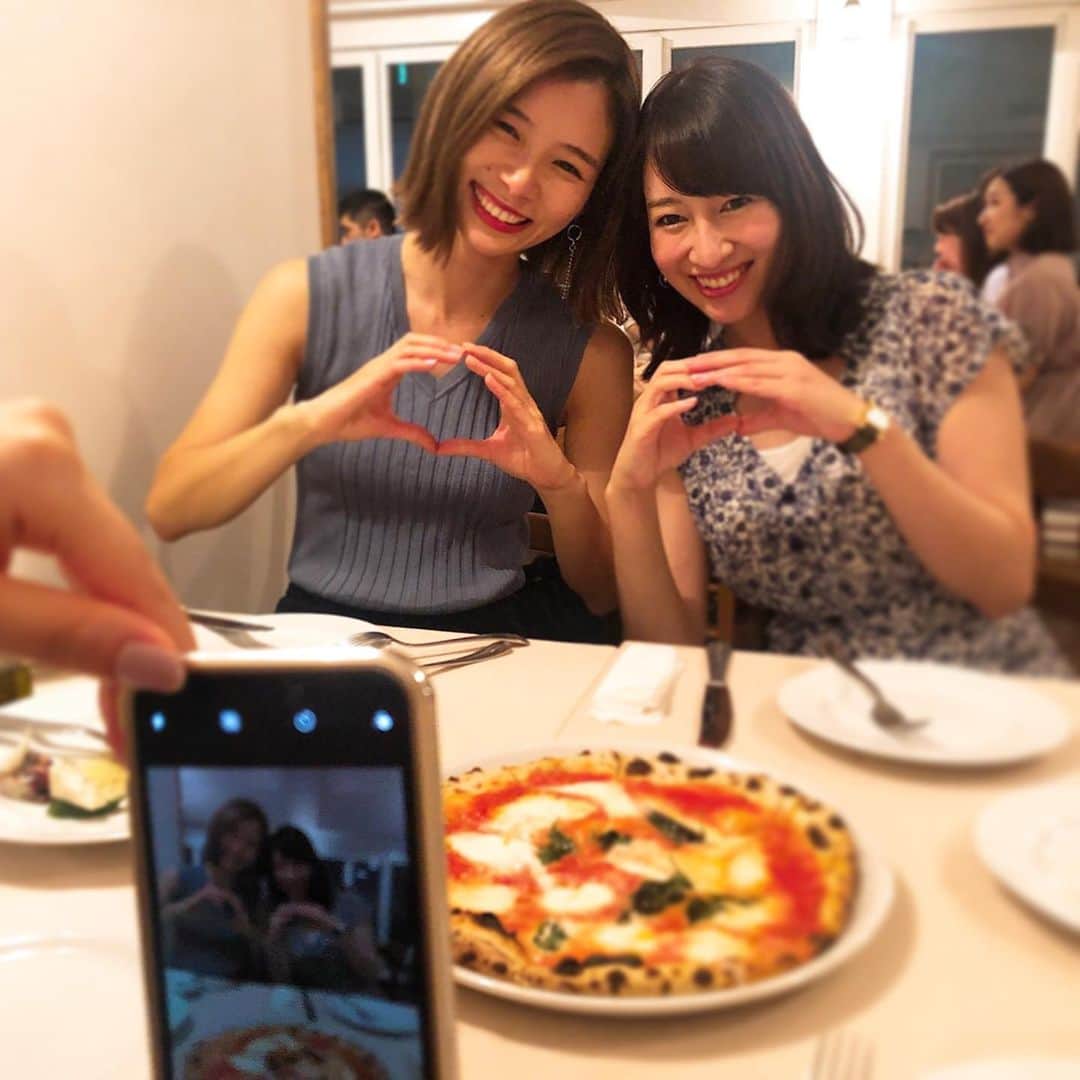 渡辺梨夏子さんのインスタグラム写真 - (渡辺梨夏子Instagram)「おとなーなによる まさかのお祝い🎂✨☺️💛 アリガトう〜！！！笑みんなの日々の頑張りを讃えて👏安定に楽しい人たちとの夜✌︎ #誕生日は4月6月6月 #困惑のサプライズ #じわじわ嬉しい #pizzaポーズ #超二十代#リピ決定#✌︎」8月21日 9時38分 - riiiico462