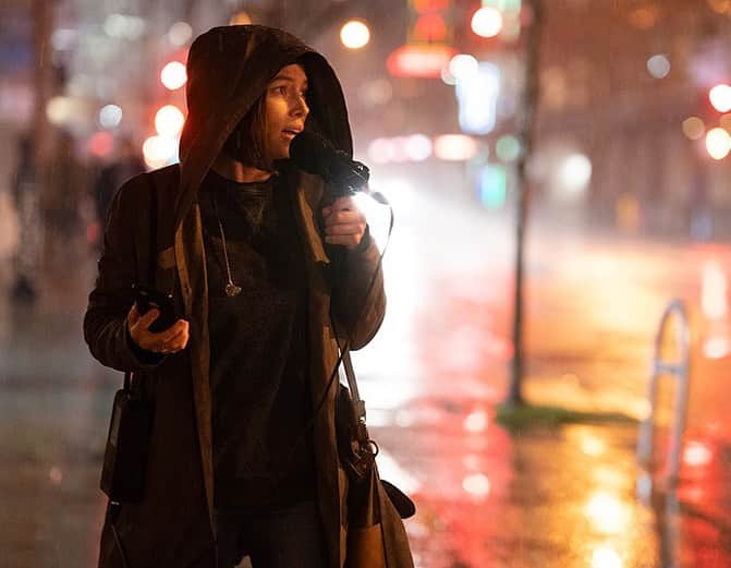 ジェシカ・ビールさんのインスタグラム写真 - (ジェシカ・ビールInstagram)「The #LIMETOWN crew worked SO hard on this show! 💪🏼 I did my part by standing in the rain. Can’t wait for @tiff_net!」8月21日 4時16分 - jessicabiel