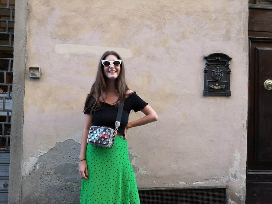SOPHIA WEBSTERさんのインスタグラム写真 - (SOPHIA WEBSTERInstagram)「Lily from #SWHQ hit up Florence, Italy with her go-to 'Dina' camera bag. 📸✨ Swipe to check out her holiday hotspots! 🇮🇹 P.s. we’re drooling over the pasta pics! 🍝  #SWWishShoeWereHere #SophiaWebster」8月21日 4時53分 - sophiawebster